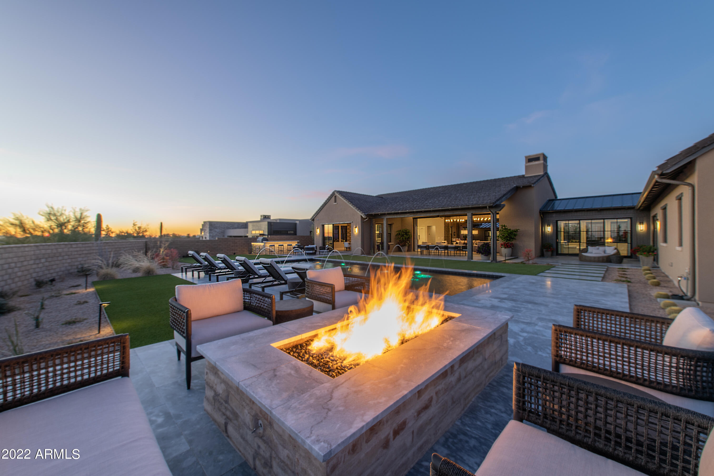 WHITE HORSE - Residential
