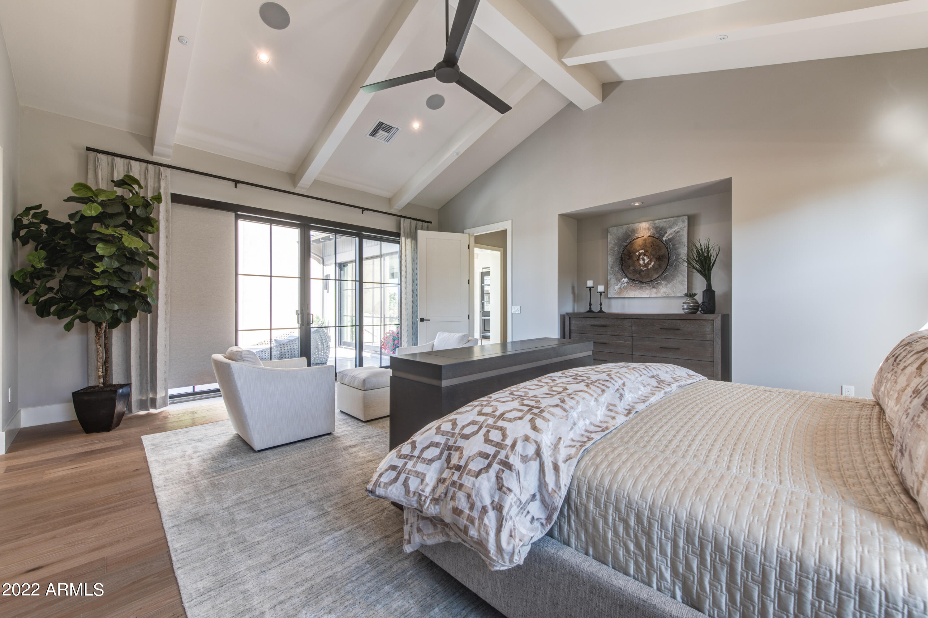 WHITE HORSE - Residential