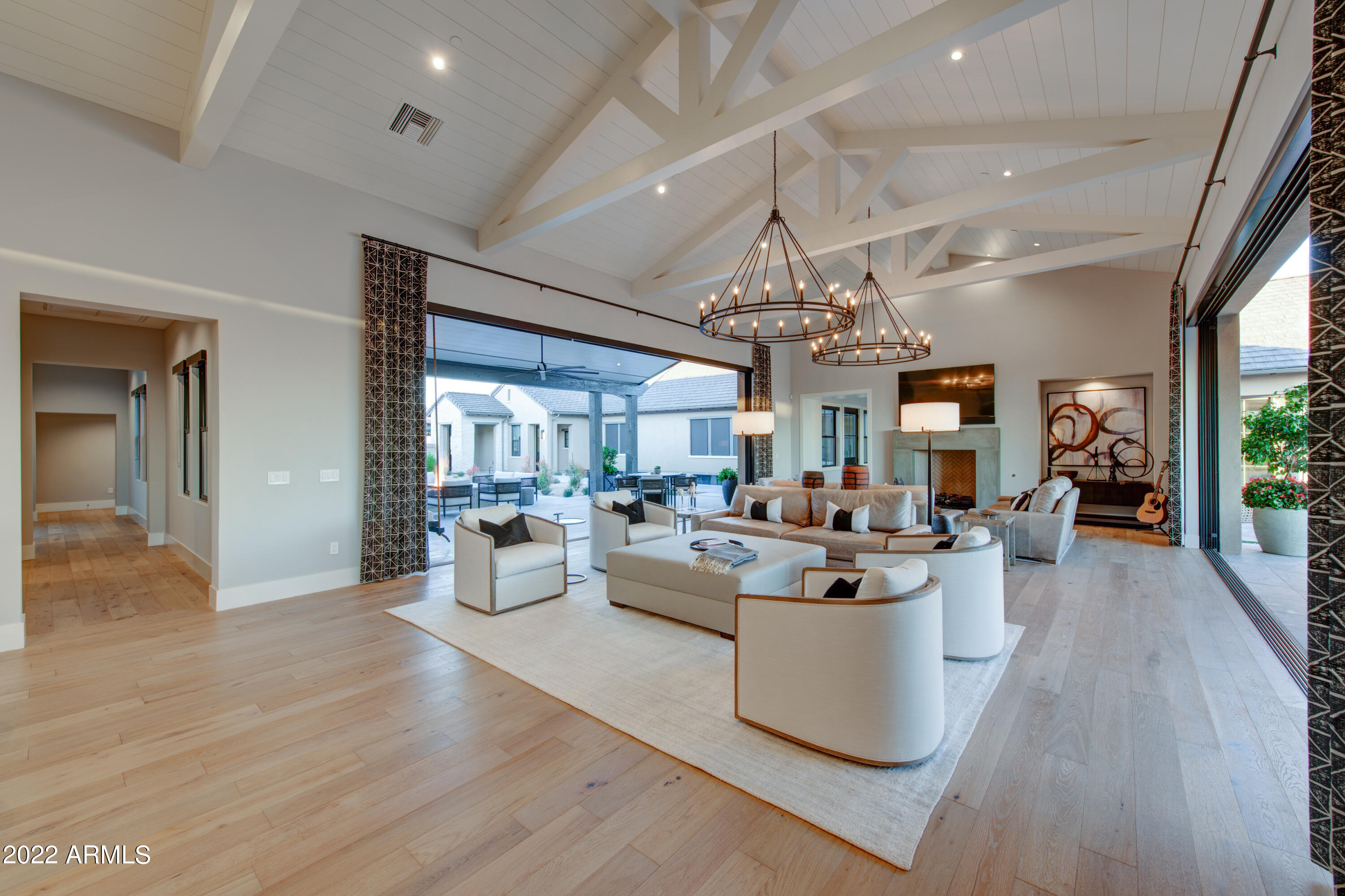 WHITE HORSE - Residential