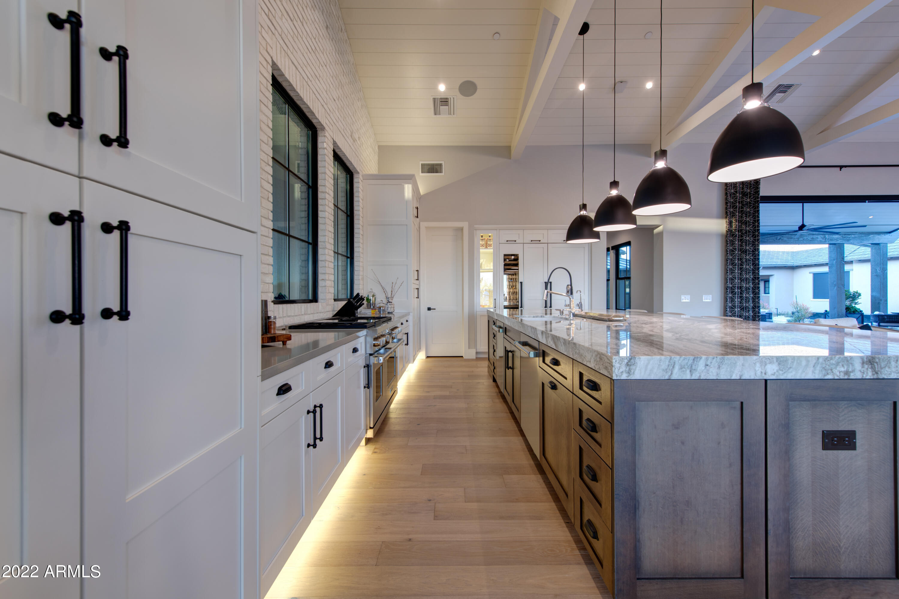 WHITE HORSE - Residential