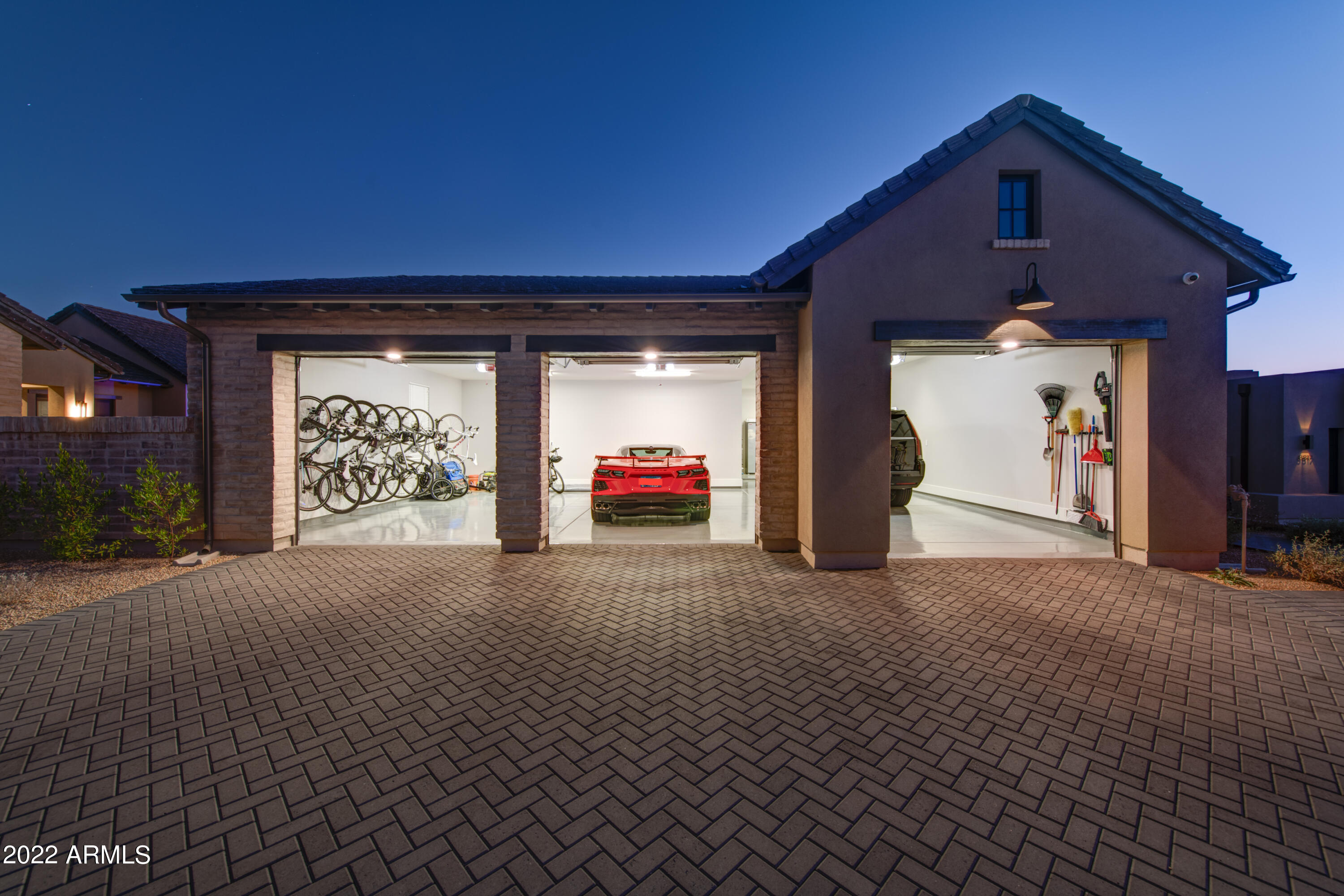 WHITE HORSE - Residential