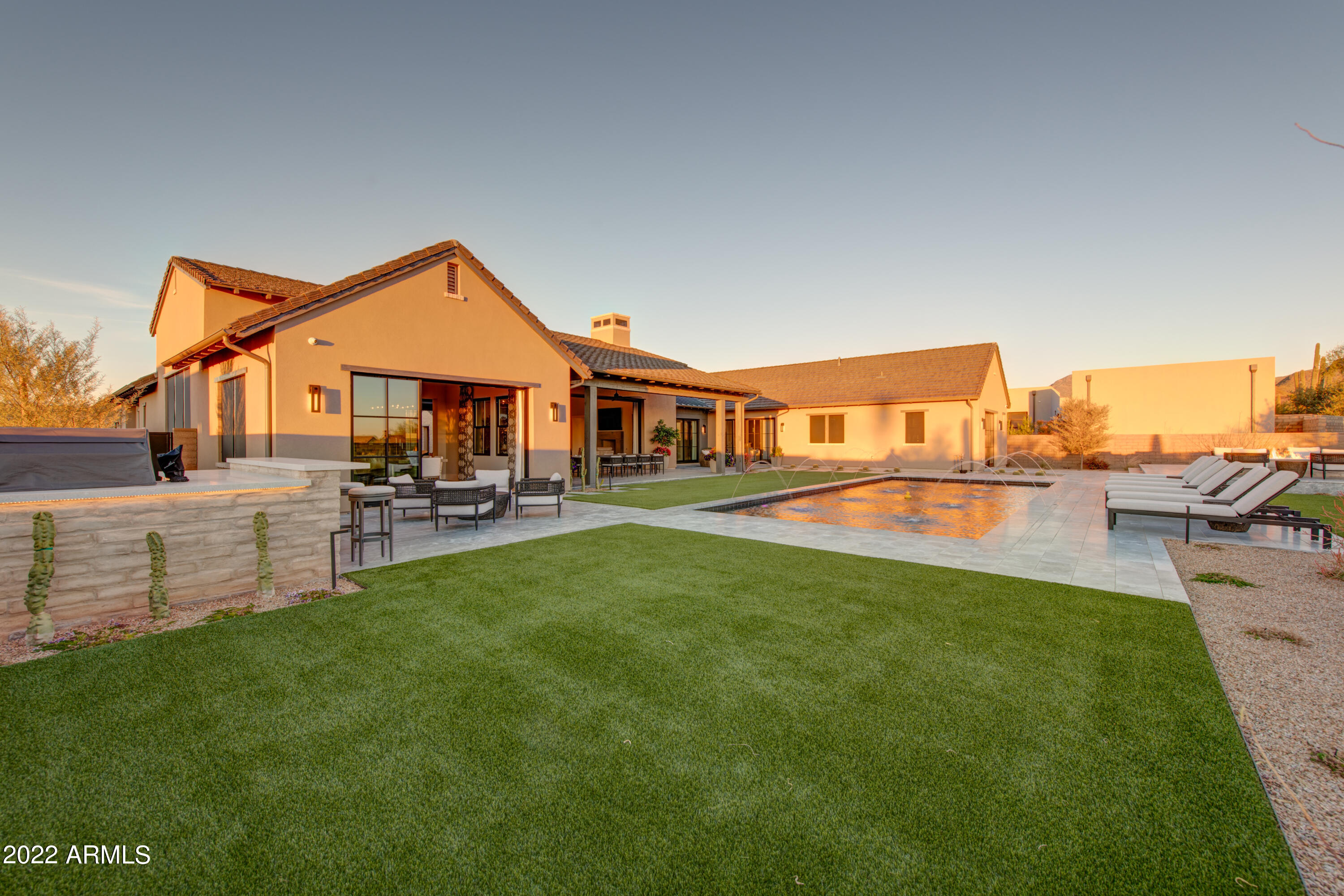 WHITE HORSE - Residential