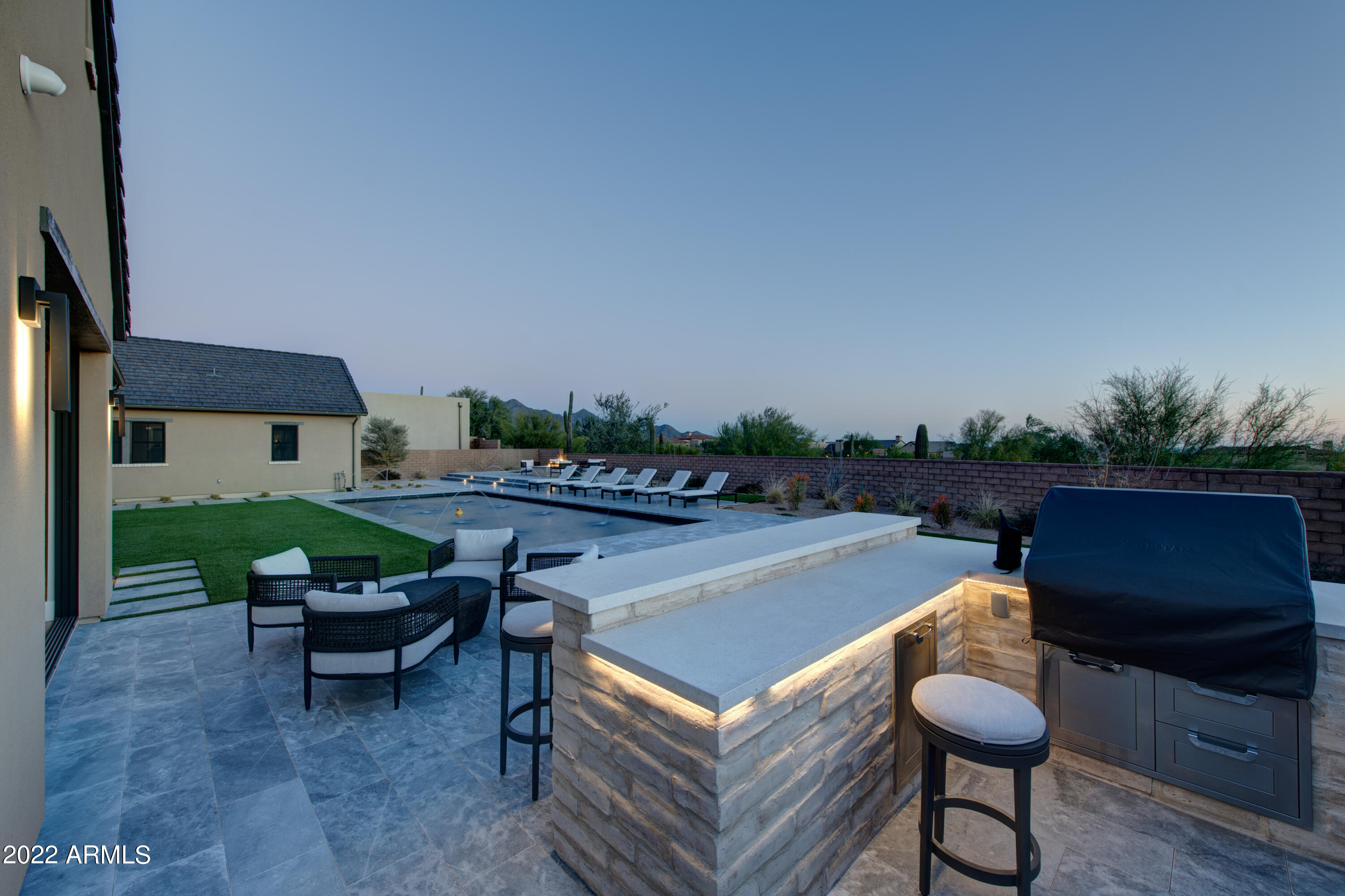 WHITE HORSE - Residential