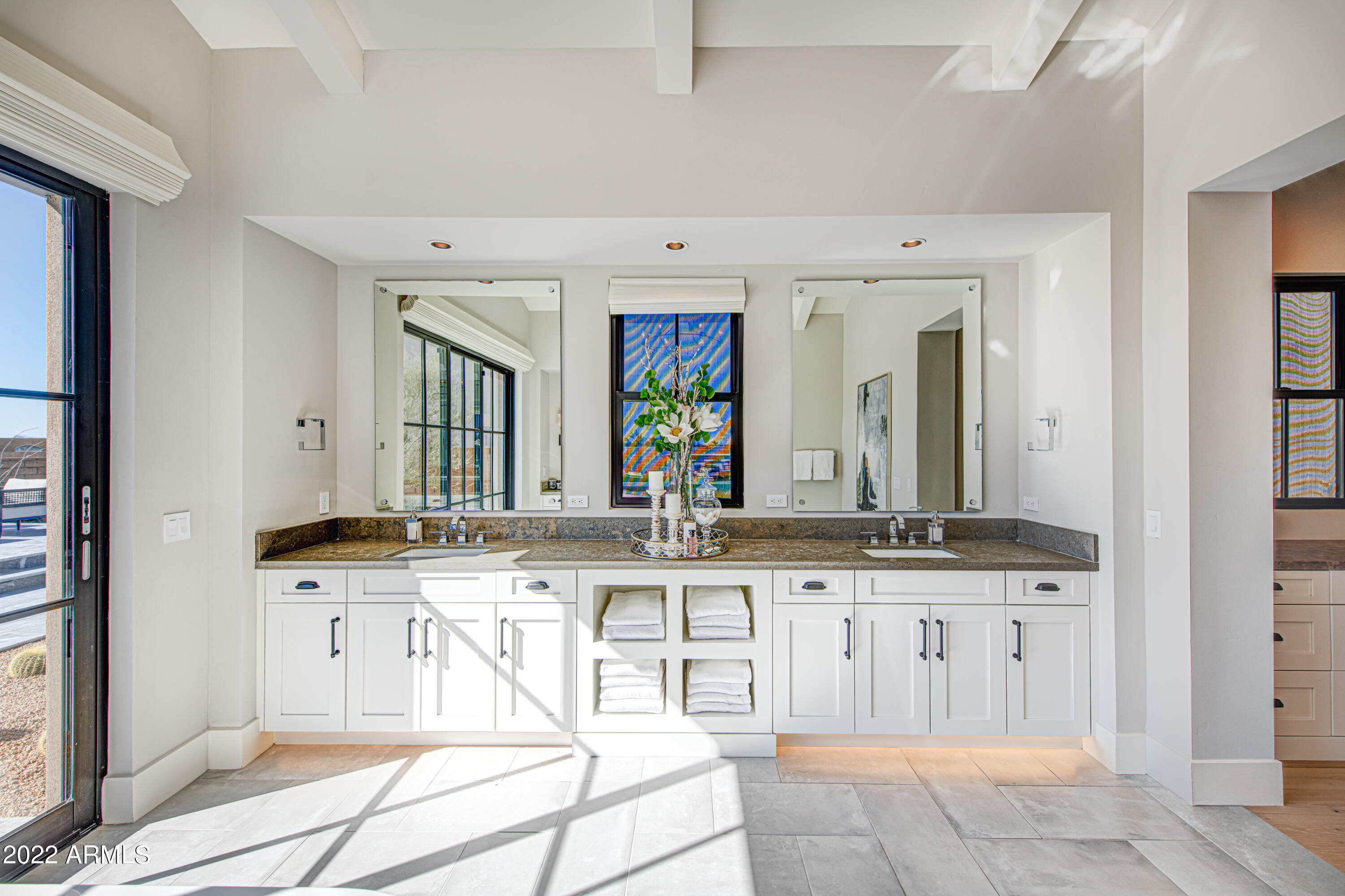 WHITE HORSE - Residential
