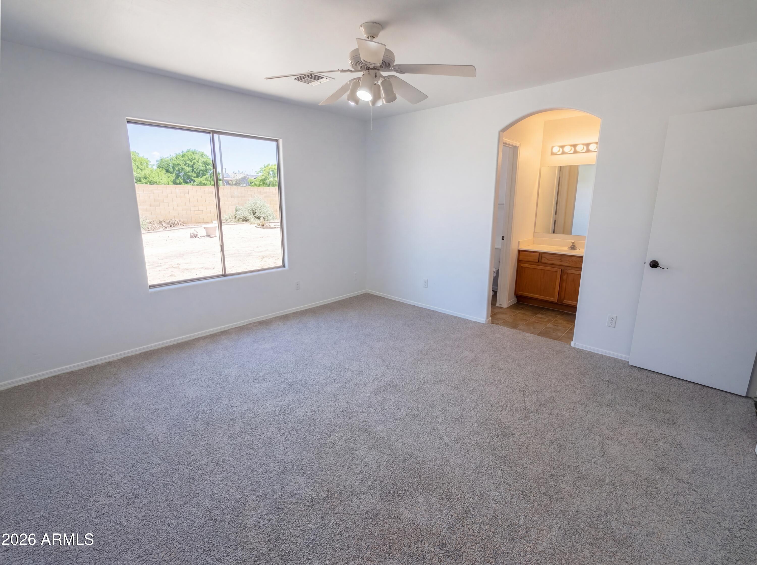 DREAMING SUMMIT UNIT 2B - Residential
