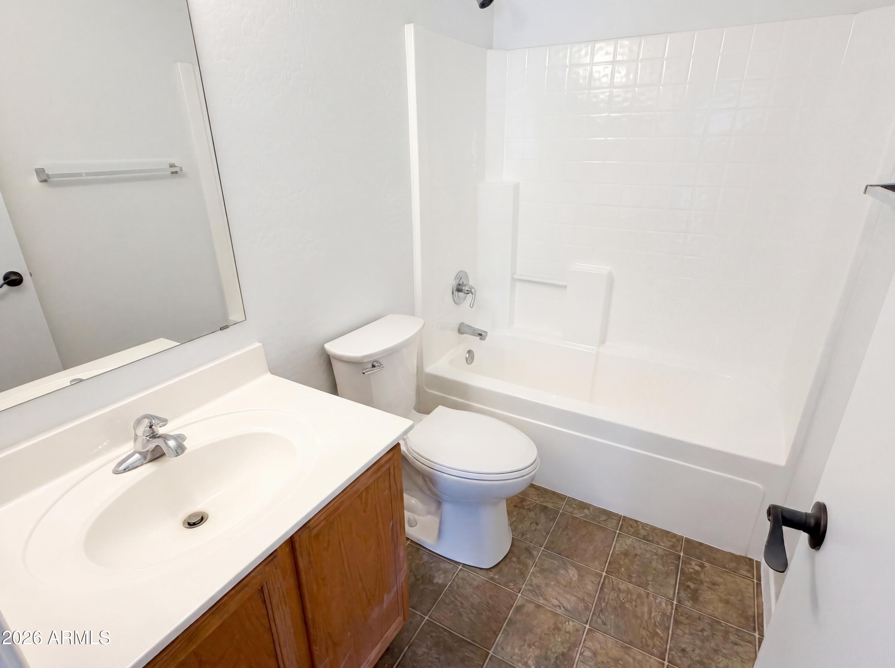 DREAMING SUMMIT UNIT 2B - Residential