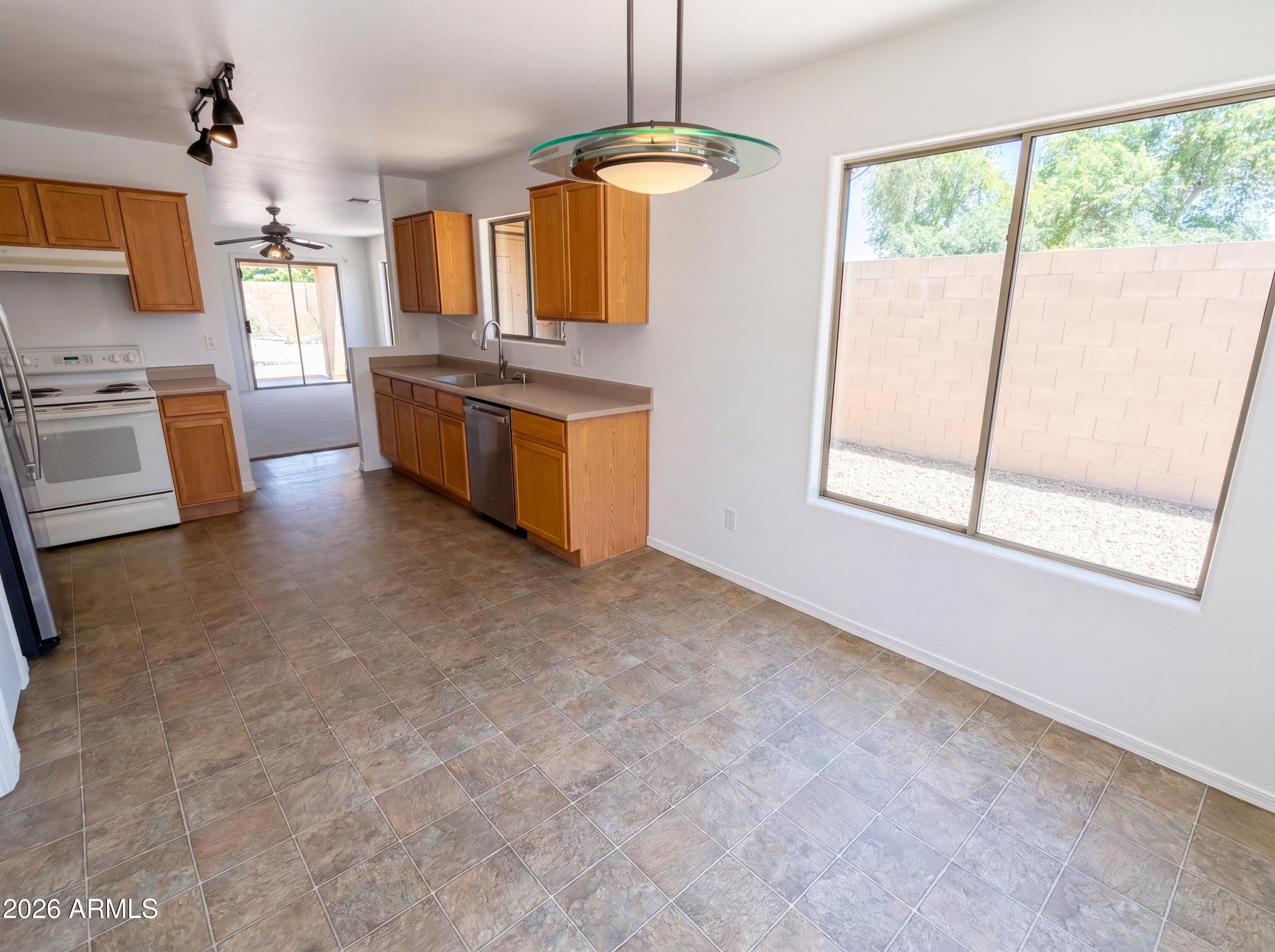 DREAMING SUMMIT UNIT 2B - Residential