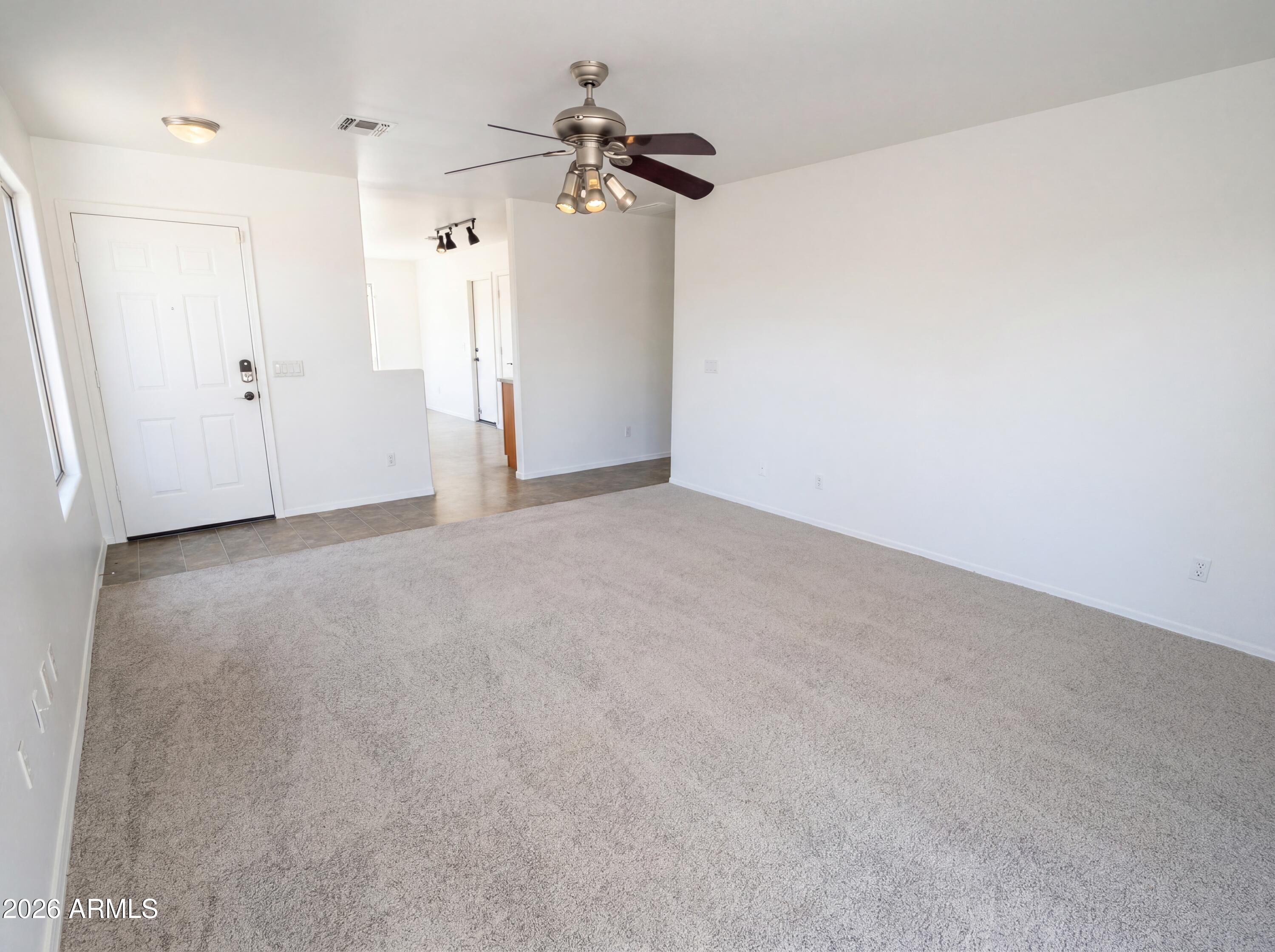 DREAMING SUMMIT UNIT 2B - Residential
