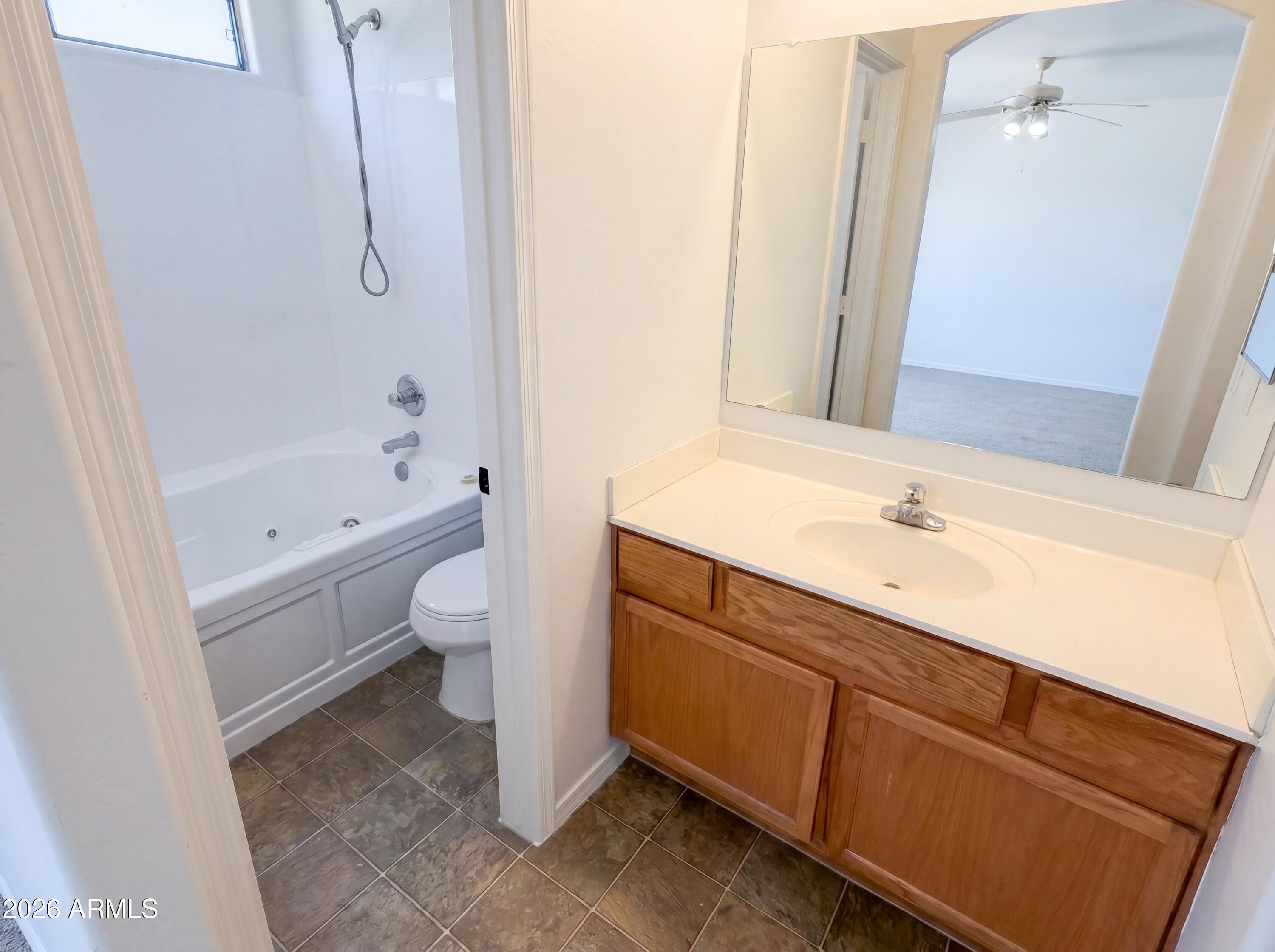 DREAMING SUMMIT UNIT 2B - Residential
