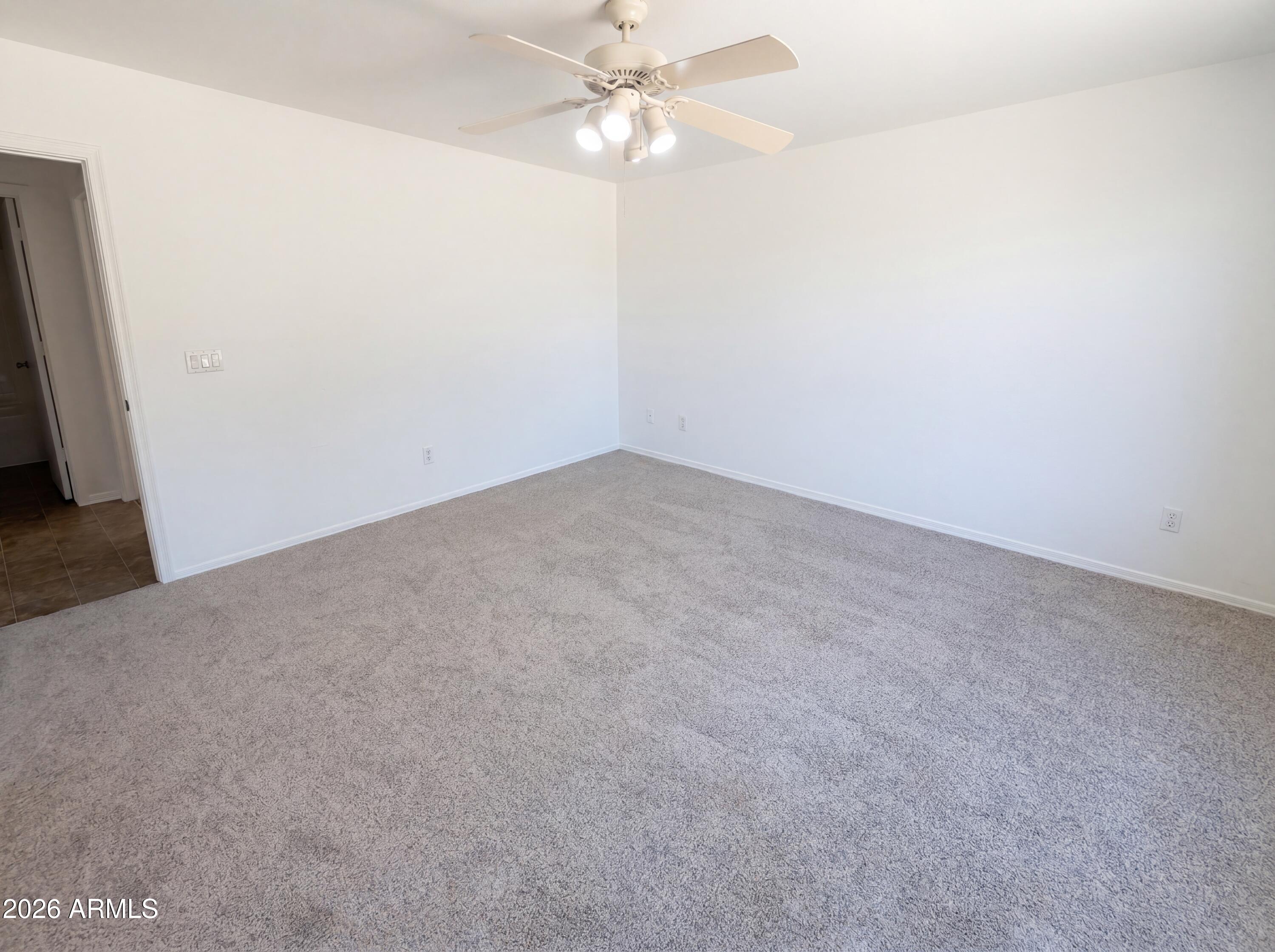 DREAMING SUMMIT UNIT 2B - Residential