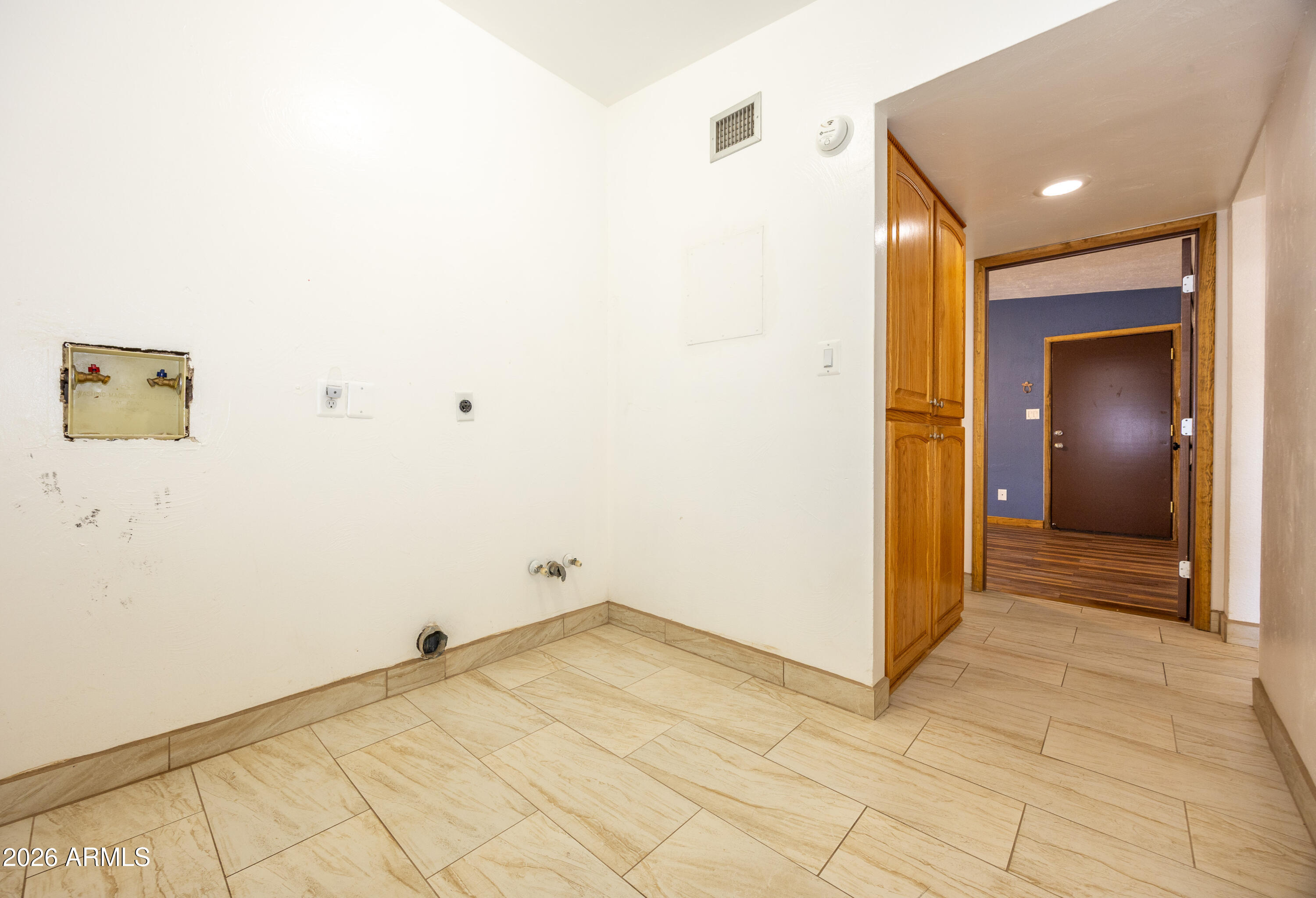 TOWN & COUNTRY ESTATES 4 - Residential