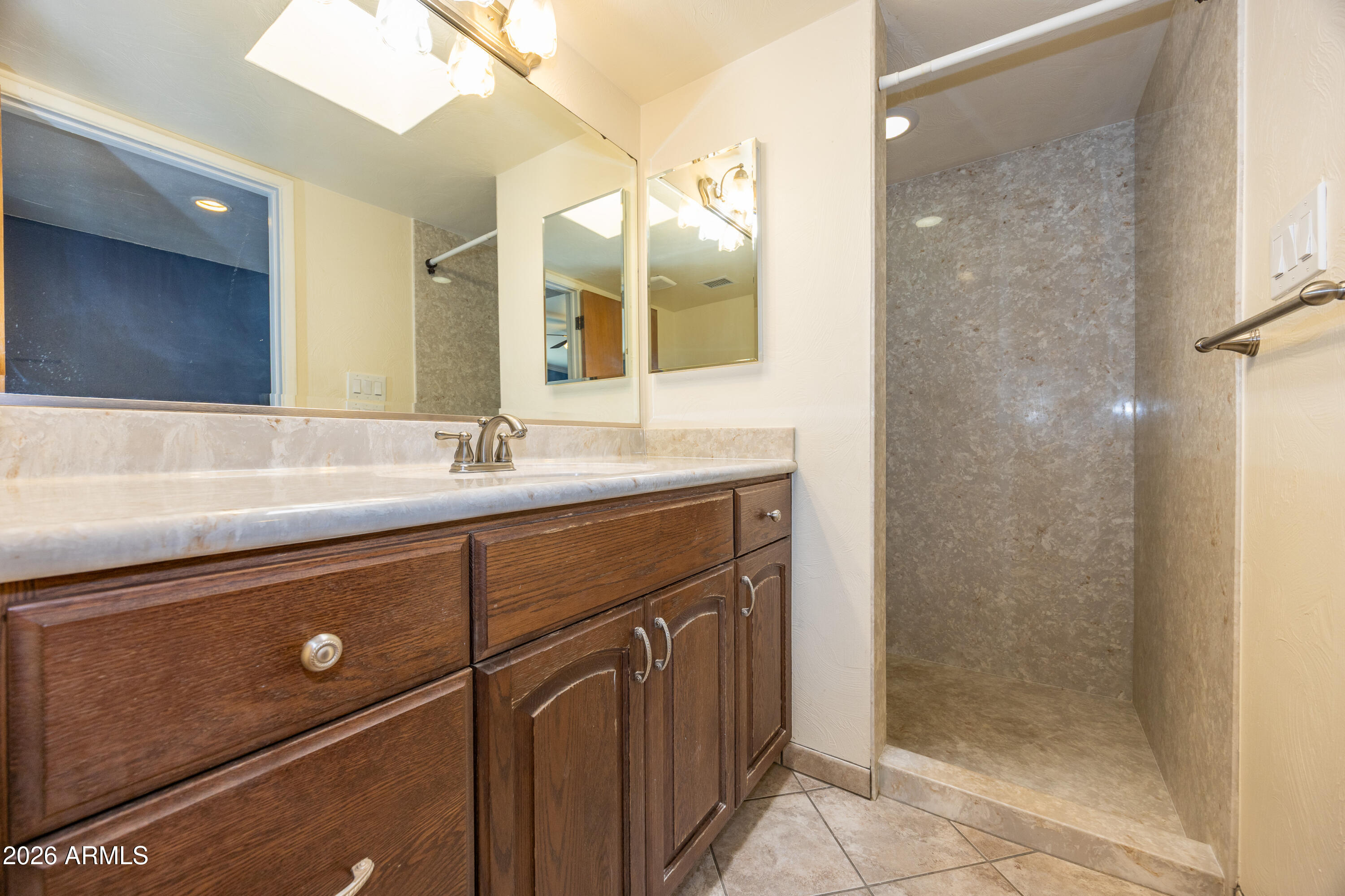 TOWN & COUNTRY ESTATES 4 - Residential