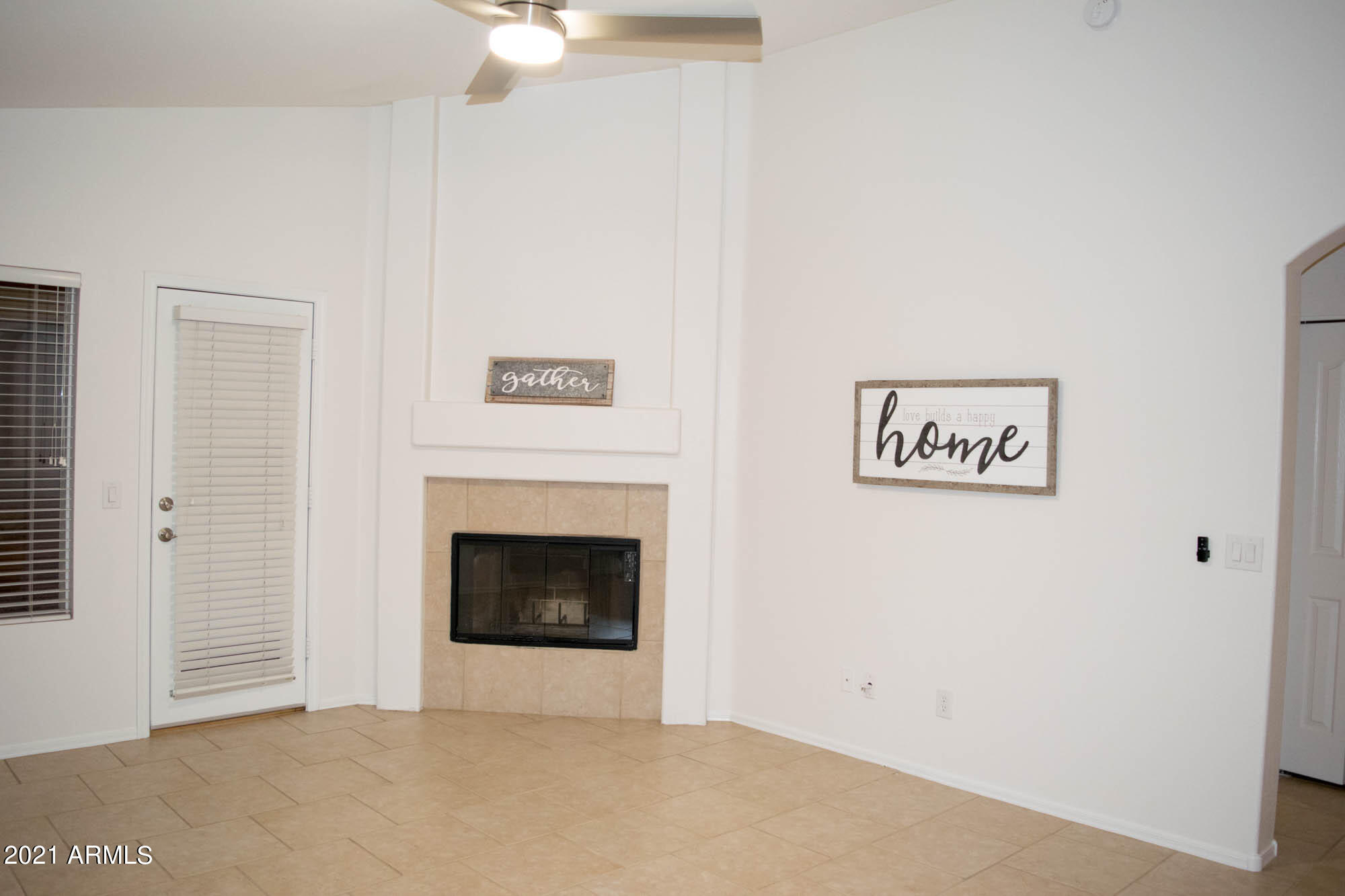 DESERT RIDGE - Residential Lease