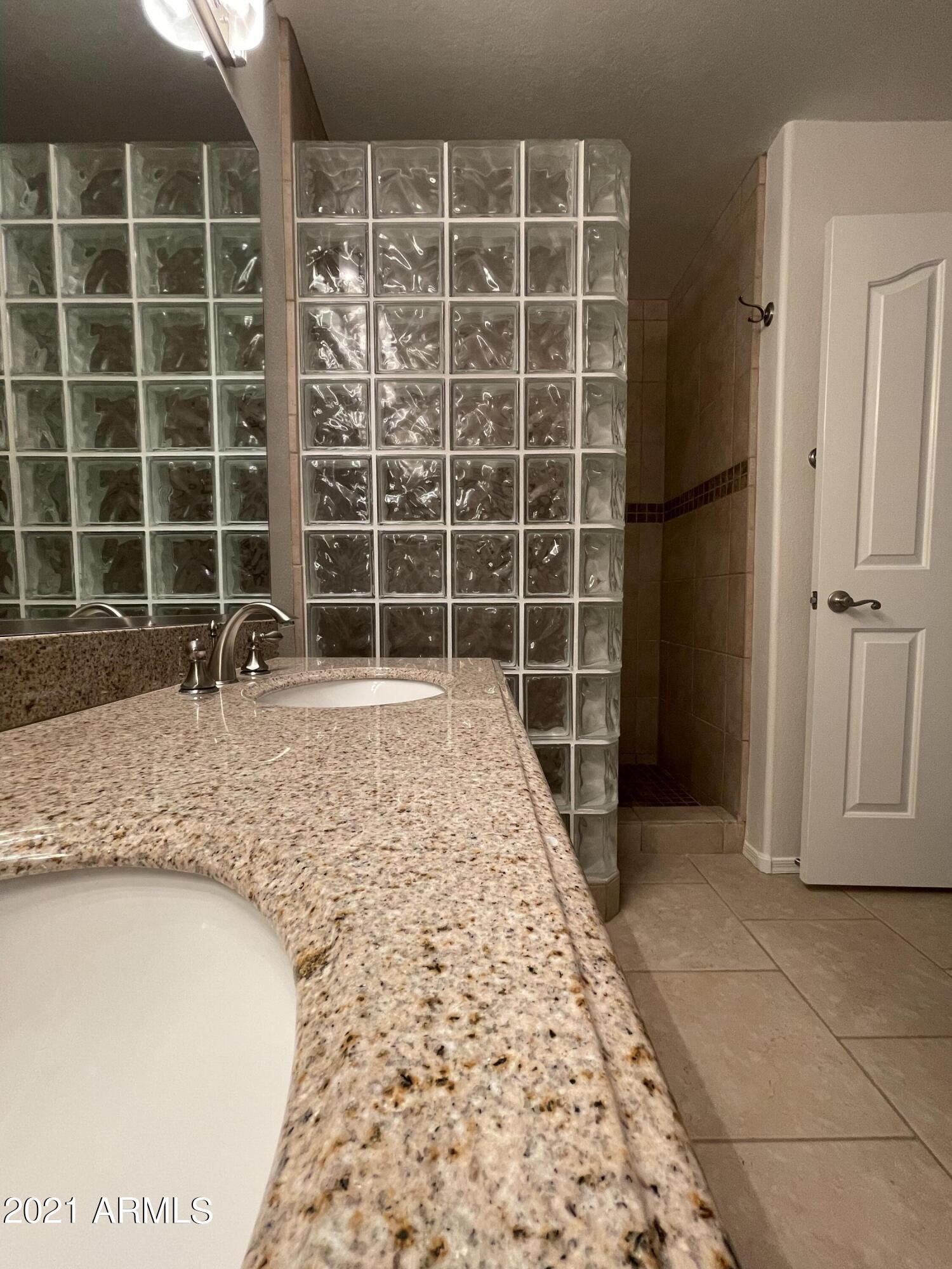 DESERT RIDGE - Residential Lease