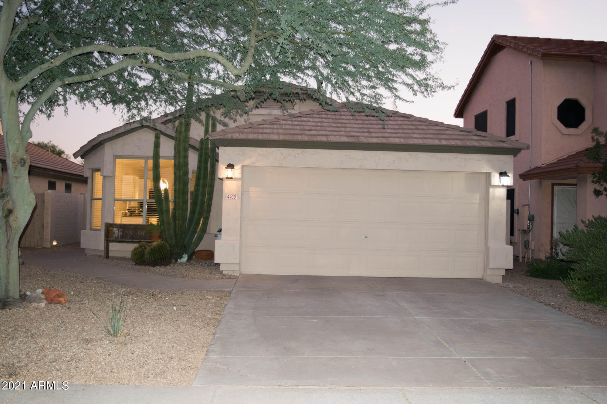 DESERT RIDGE - Residential Lease