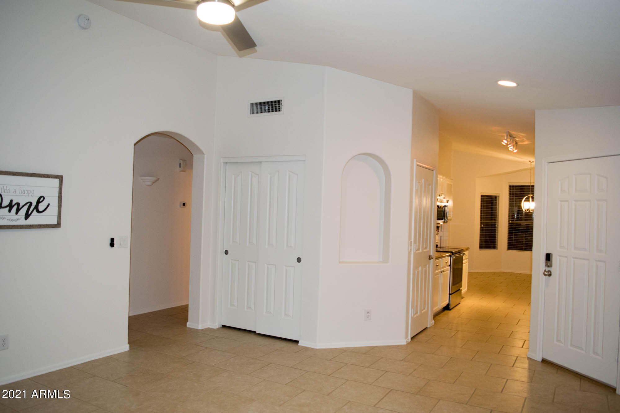 DESERT RIDGE - Residential Lease