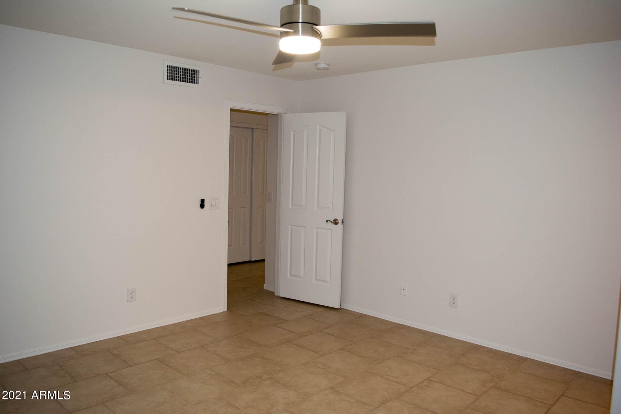 DESERT RIDGE - Residential Lease