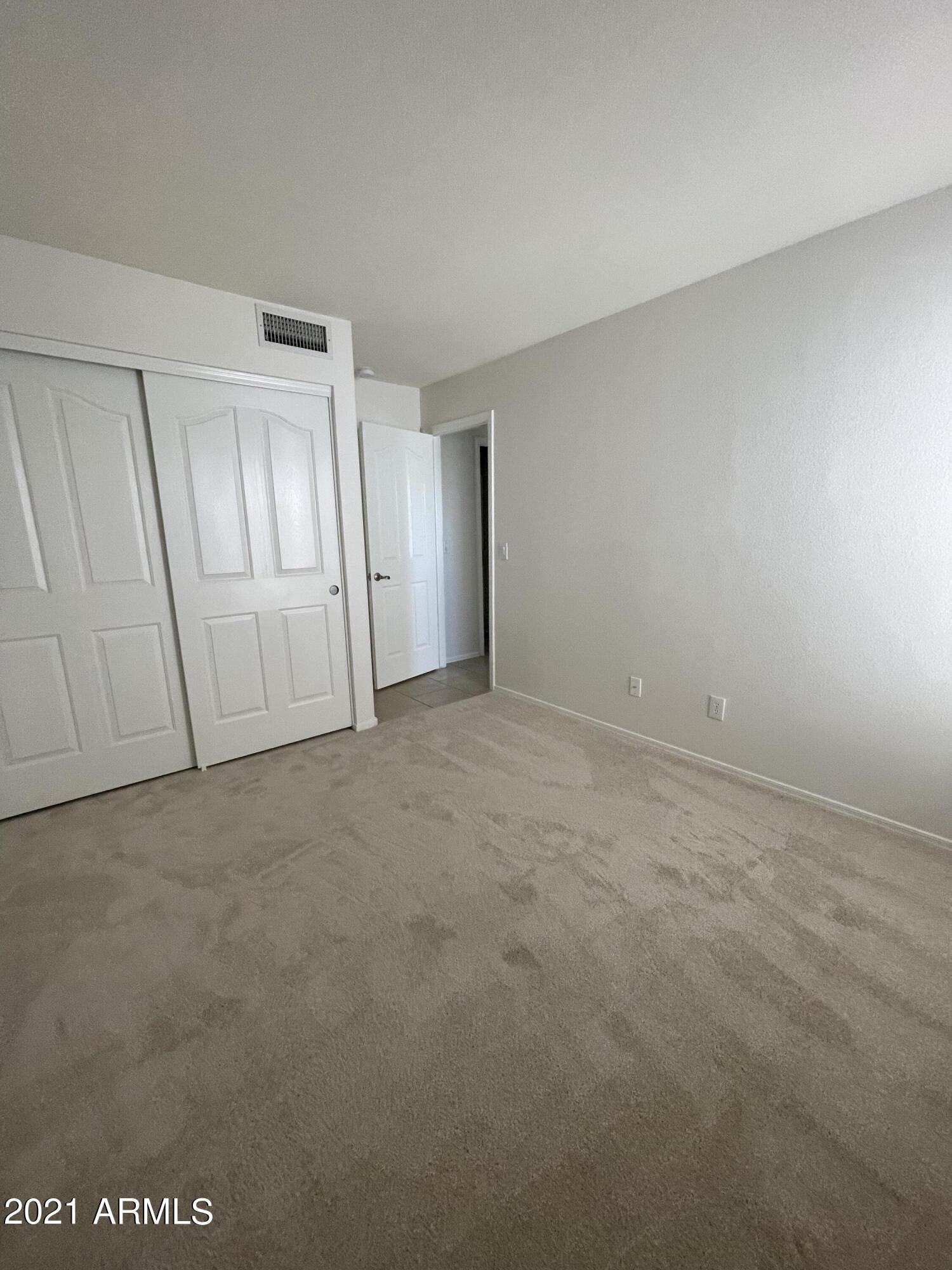 DESERT RIDGE - Residential Lease