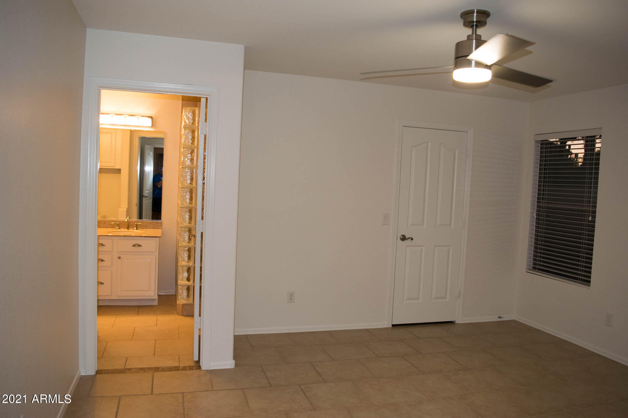 DESERT RIDGE - Residential Lease