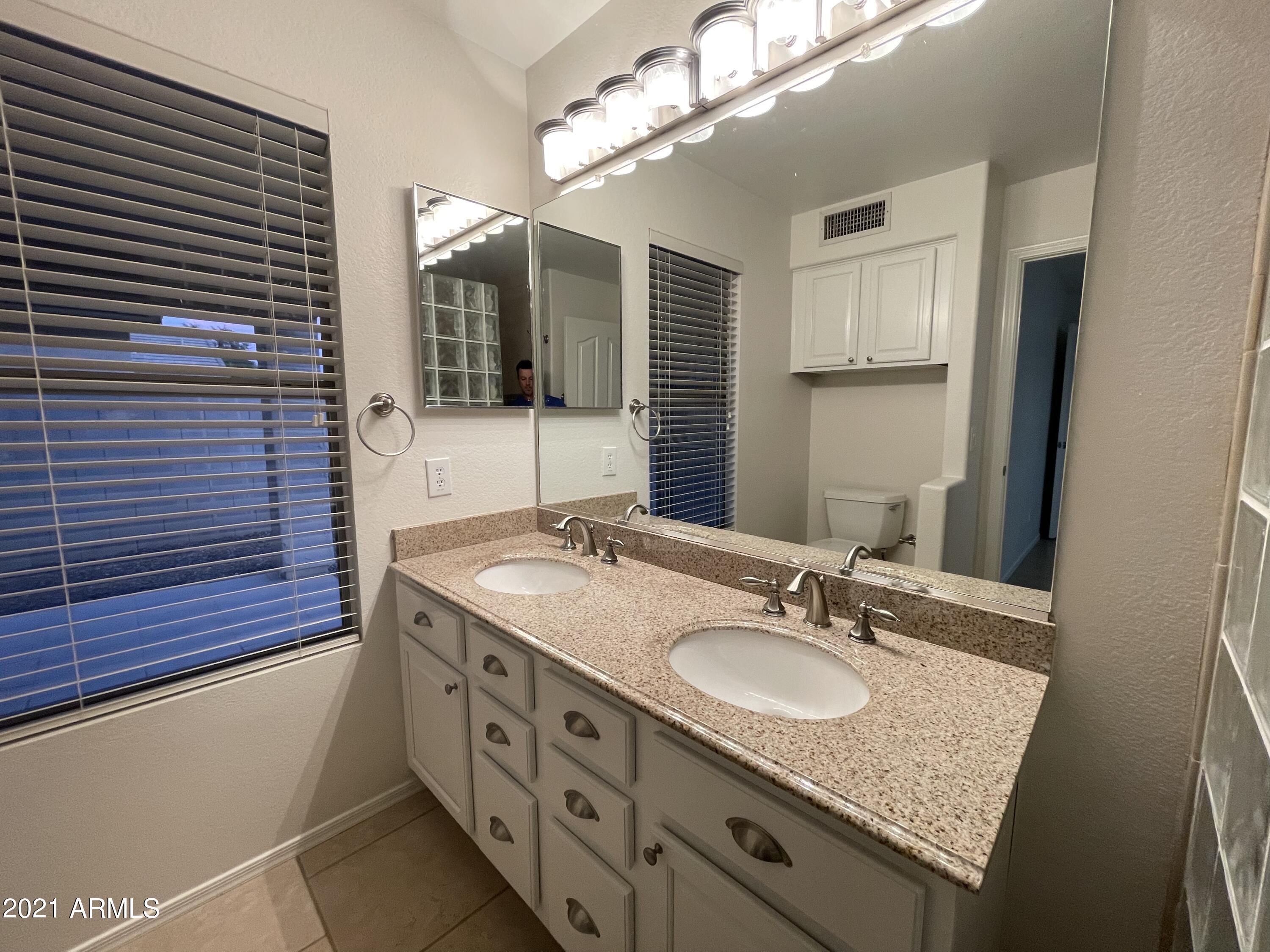 DESERT RIDGE - Residential Lease