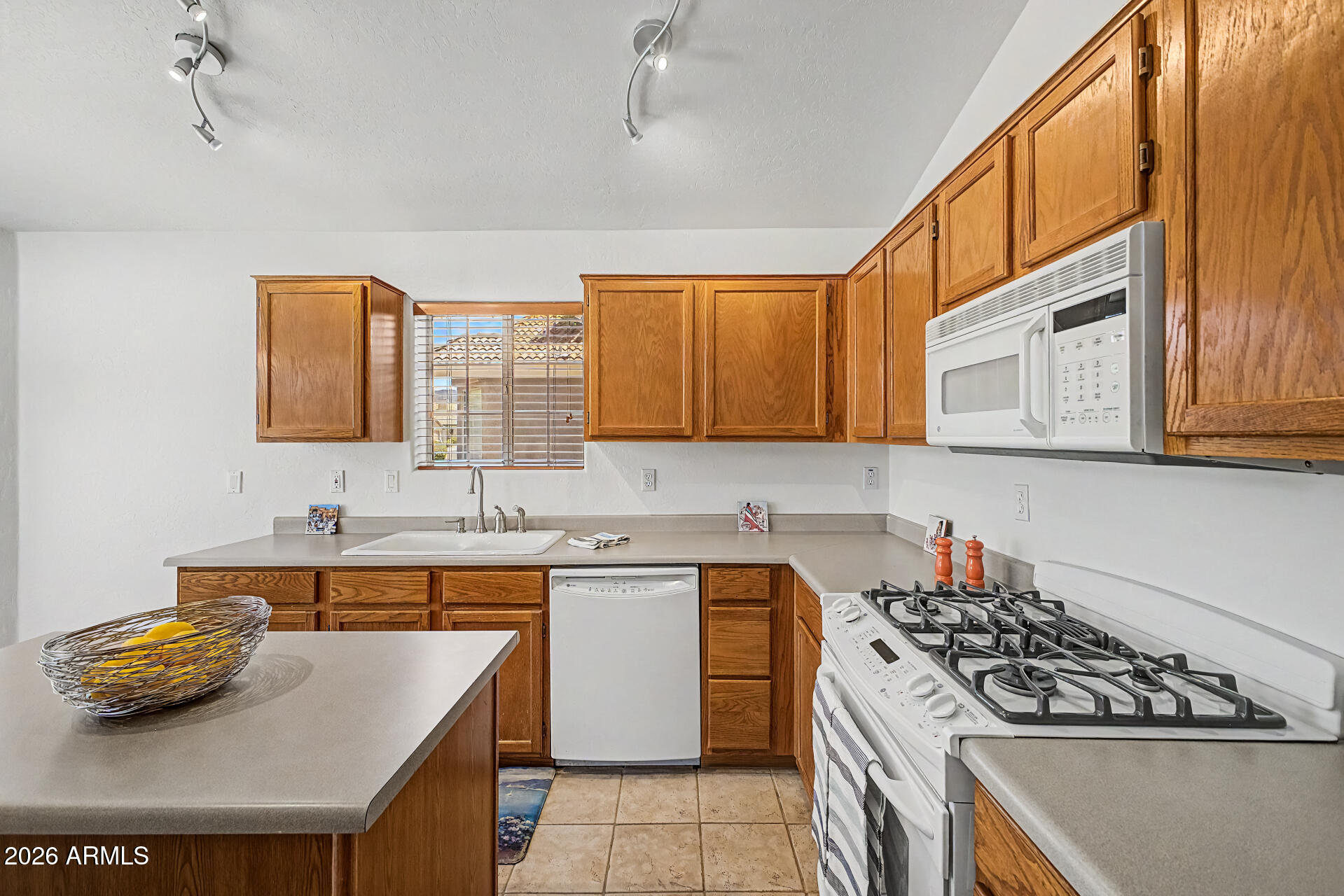 PARCEL 25 AT RED MOUNTAIN RANCH - Residential