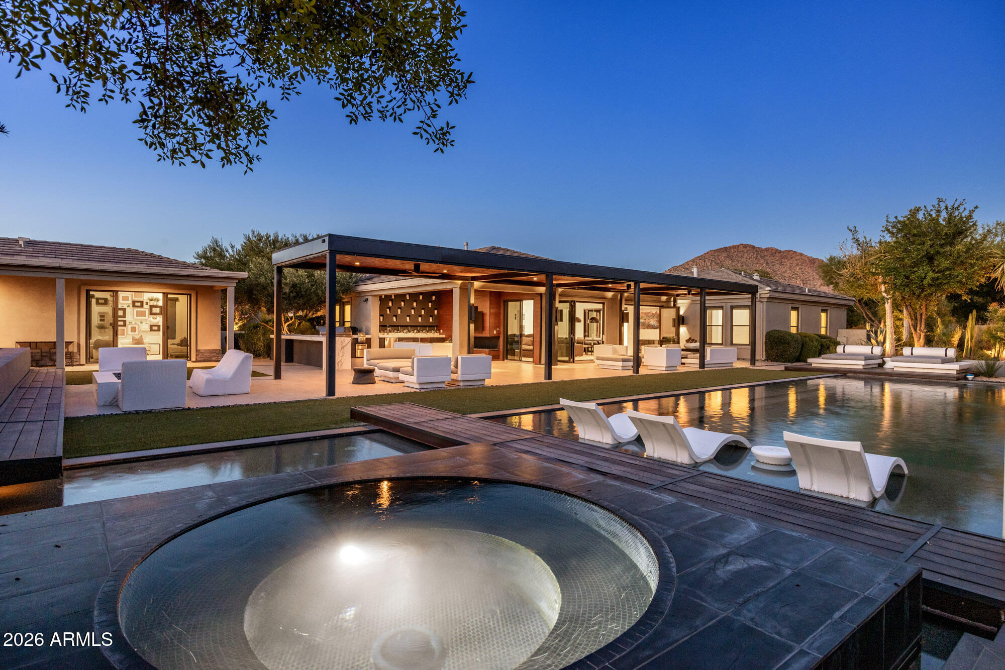 PINNACLE PEAK PLACE - Residential