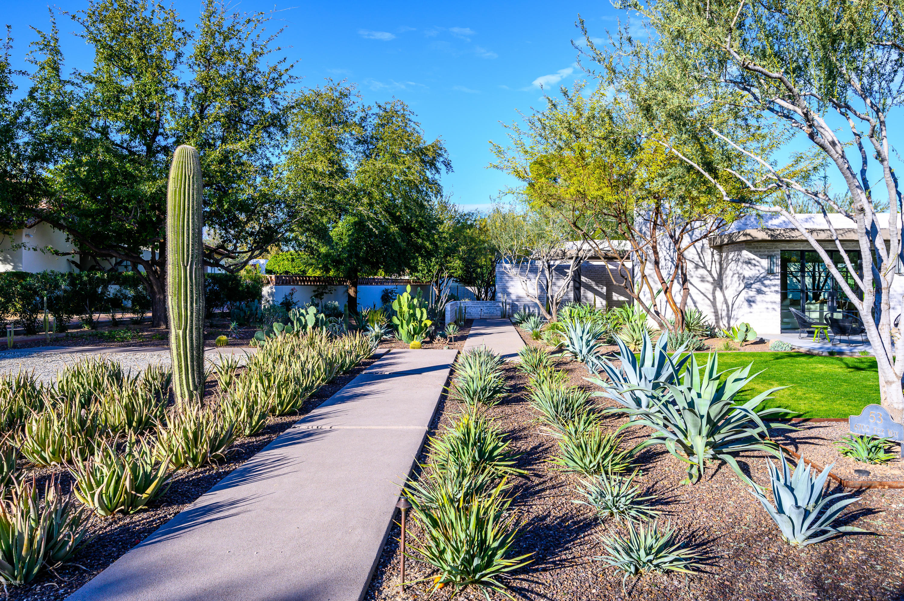 CASA BLANCA ESTATES LOT 20-37 & TR A - Residential