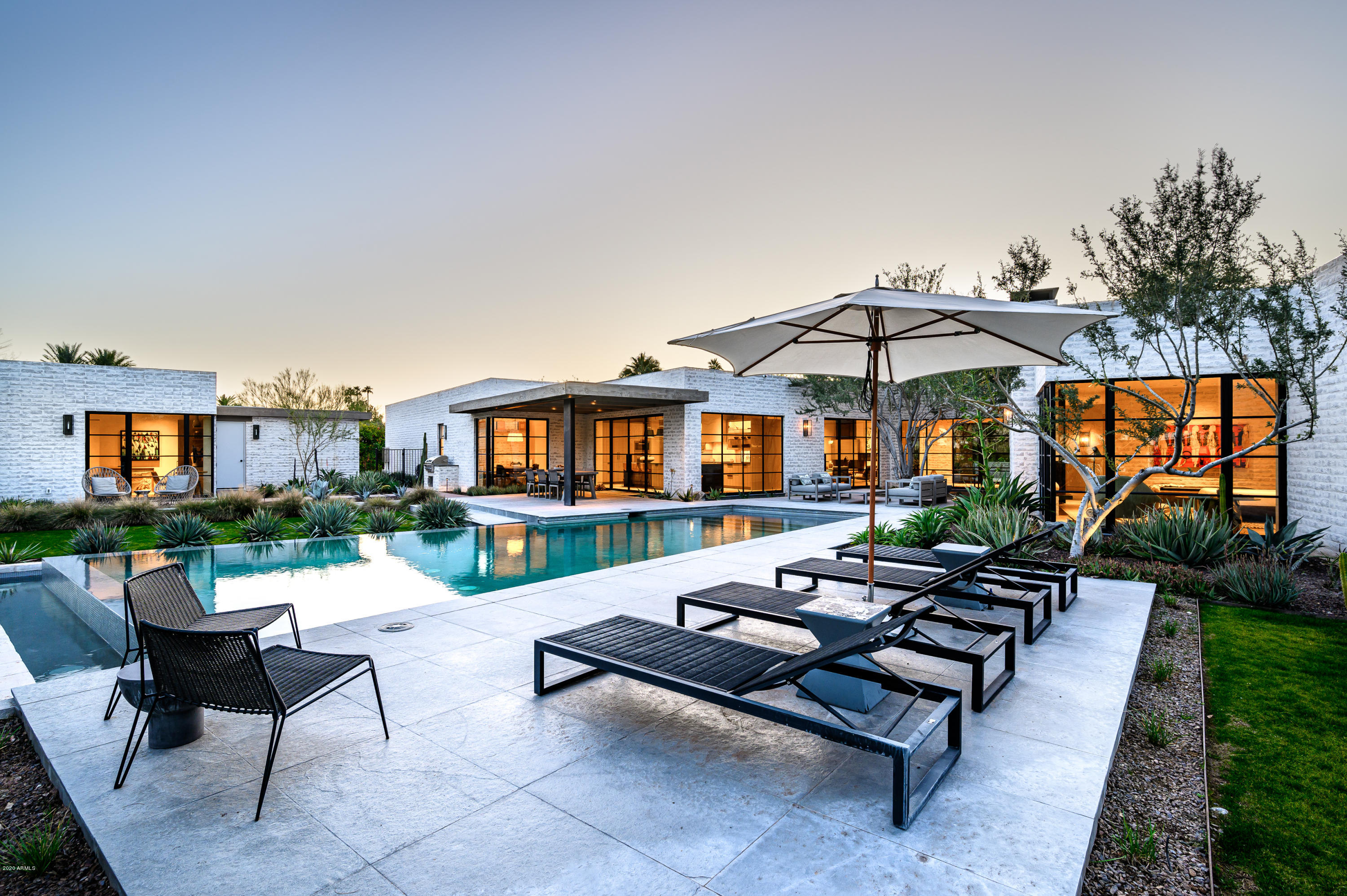 CASA BLANCA ESTATES LOT 20-37 & TR A - Residential