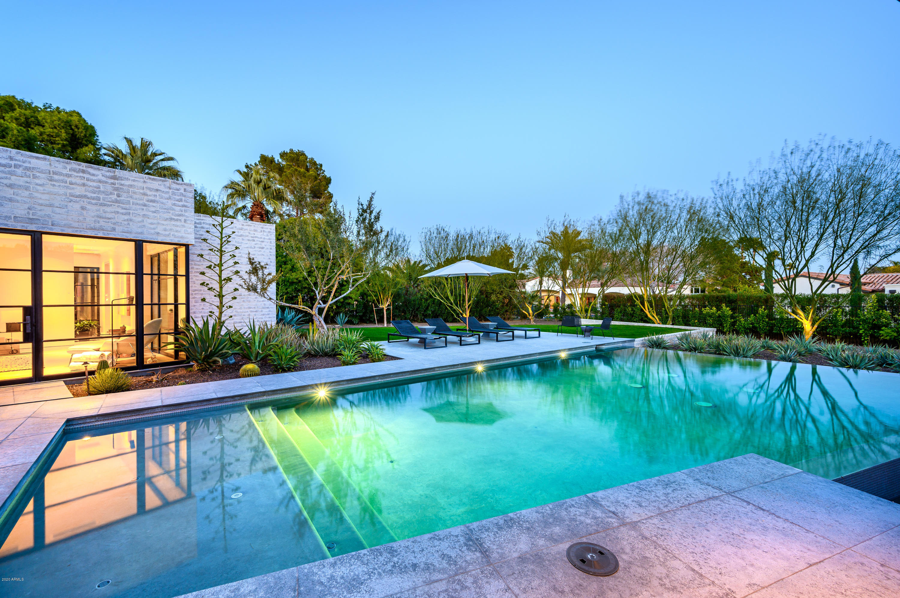 CASA BLANCA ESTATES LOT 20-37 & TR A - Residential