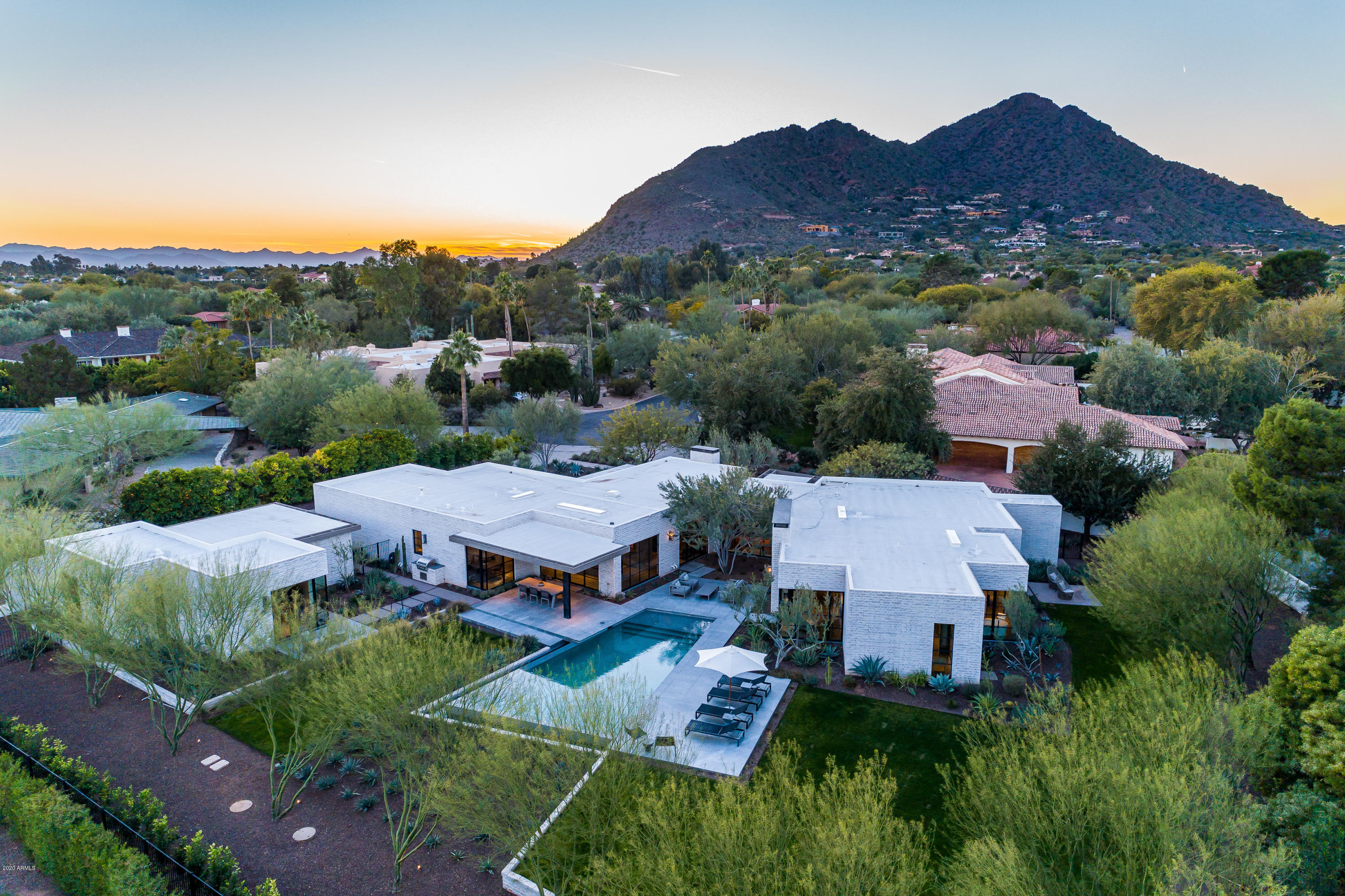 CASA BLANCA ESTATES LOT 20-37 & TR A - Residential