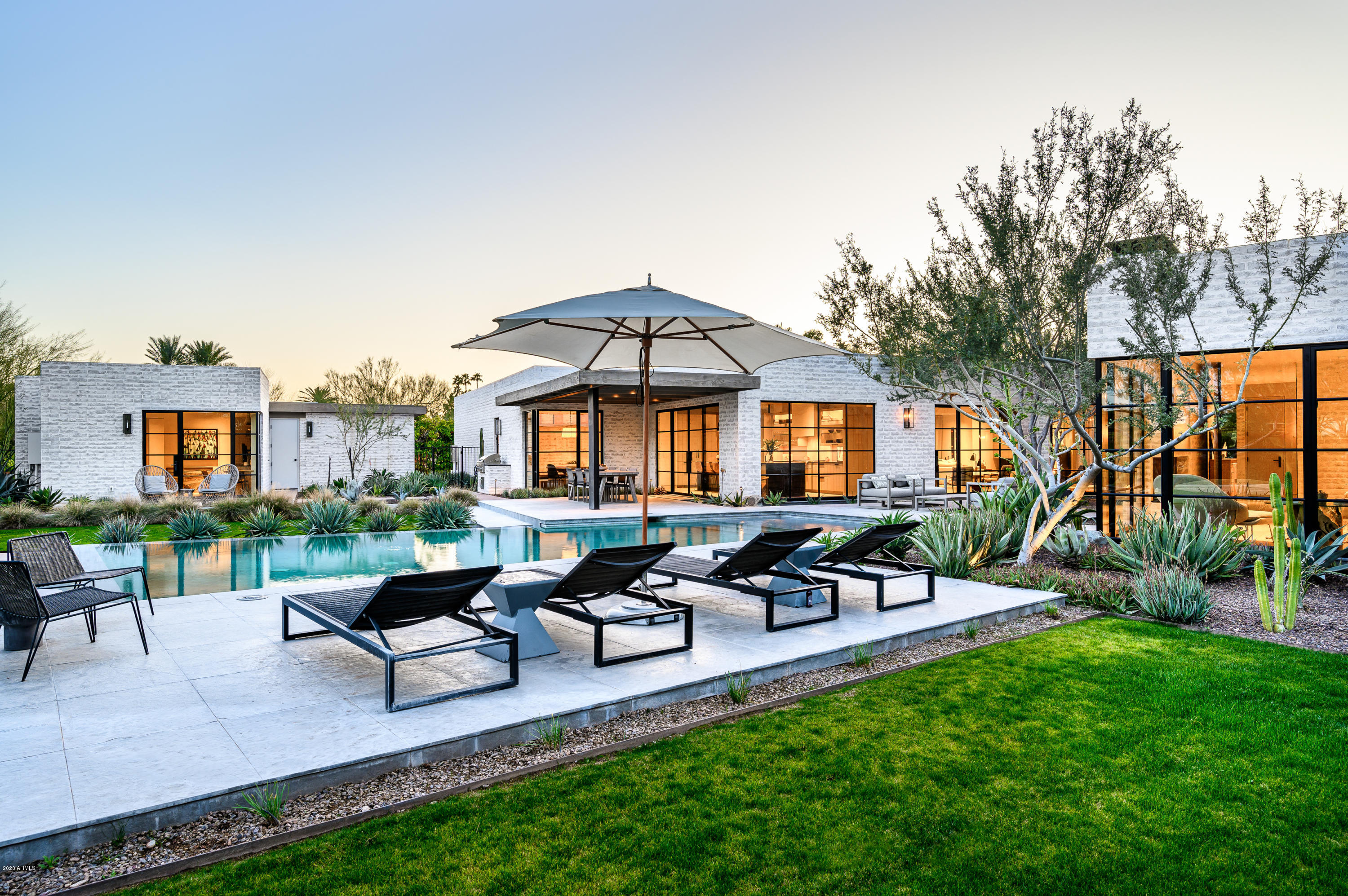 CASA BLANCA ESTATES LOT 20-37 & TR A - Residential