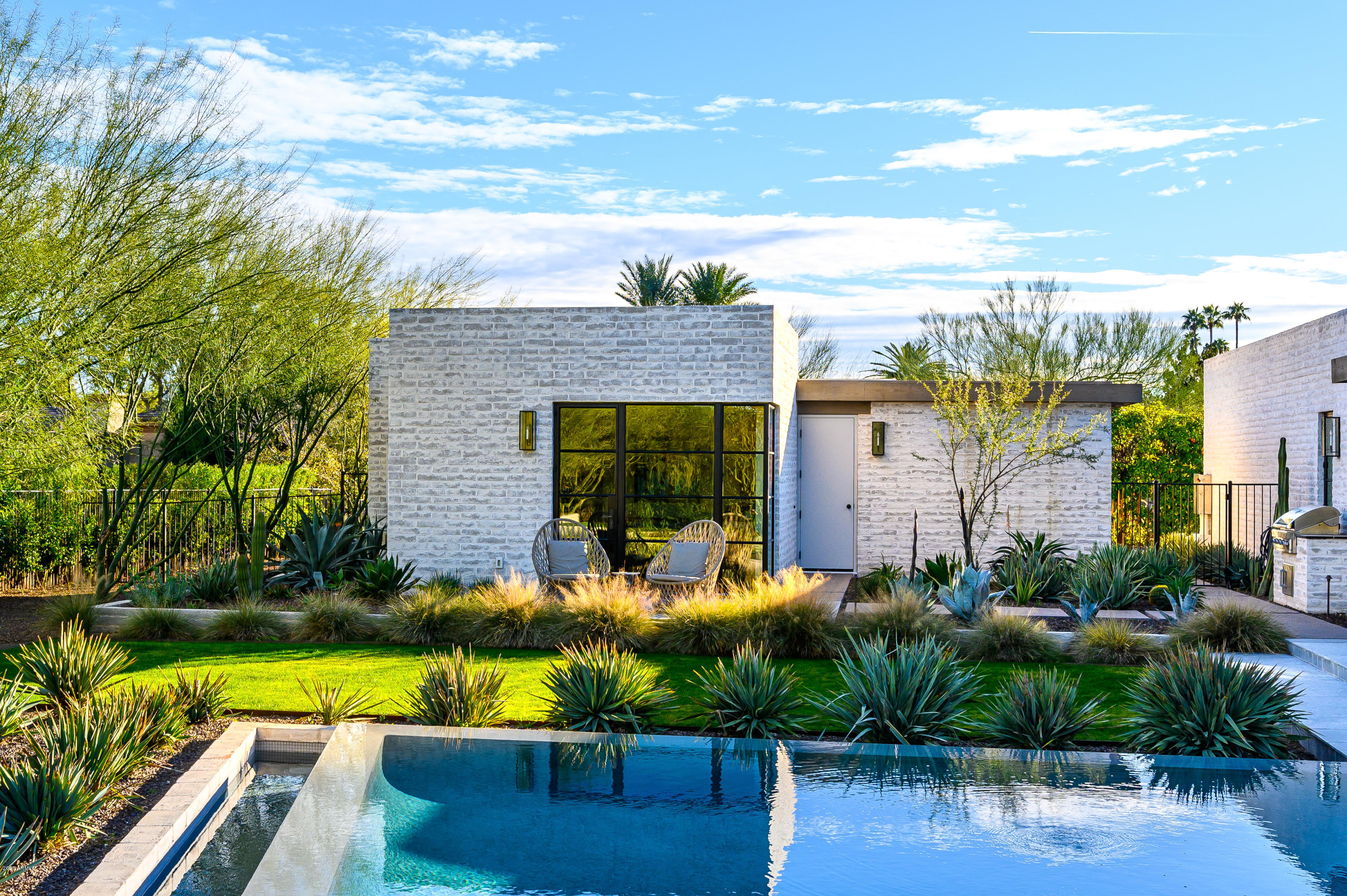CASA BLANCA ESTATES LOT 20-37 & TR A - Residential