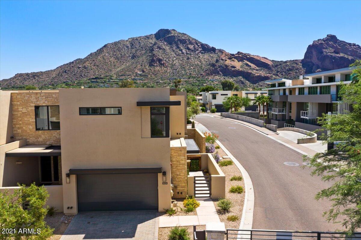 VILLAS AT MOUNTAIN SHADOWS 2 CONDOMINIUMS 2
mountain shadow - Residential