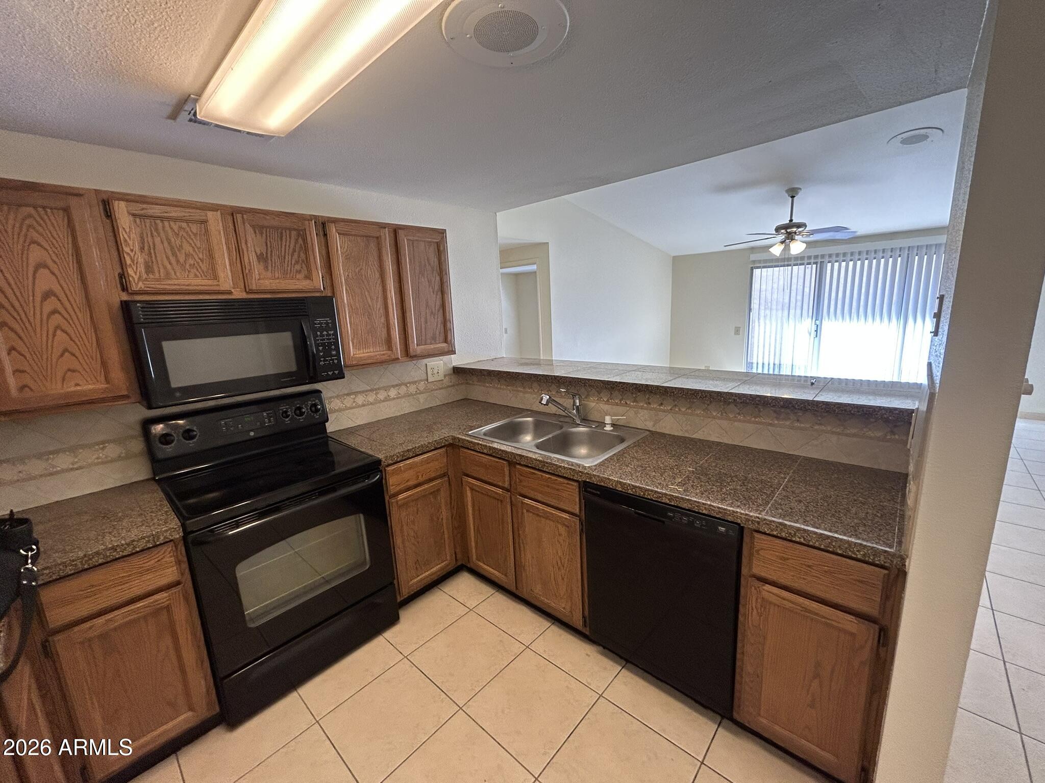 PULTE VILLAS CHANDLER - Residential Lease