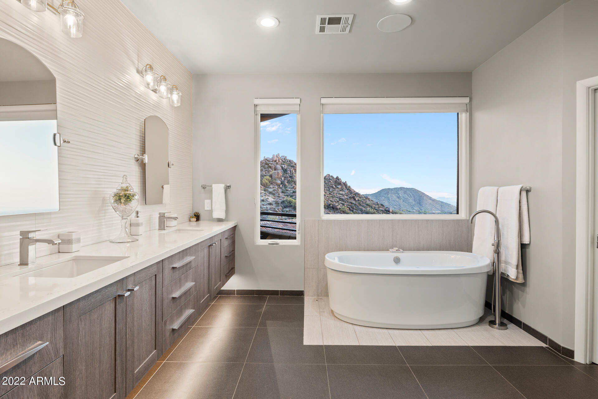TROON RIDGE ESTATES LOT 1-7 TR A - Residential