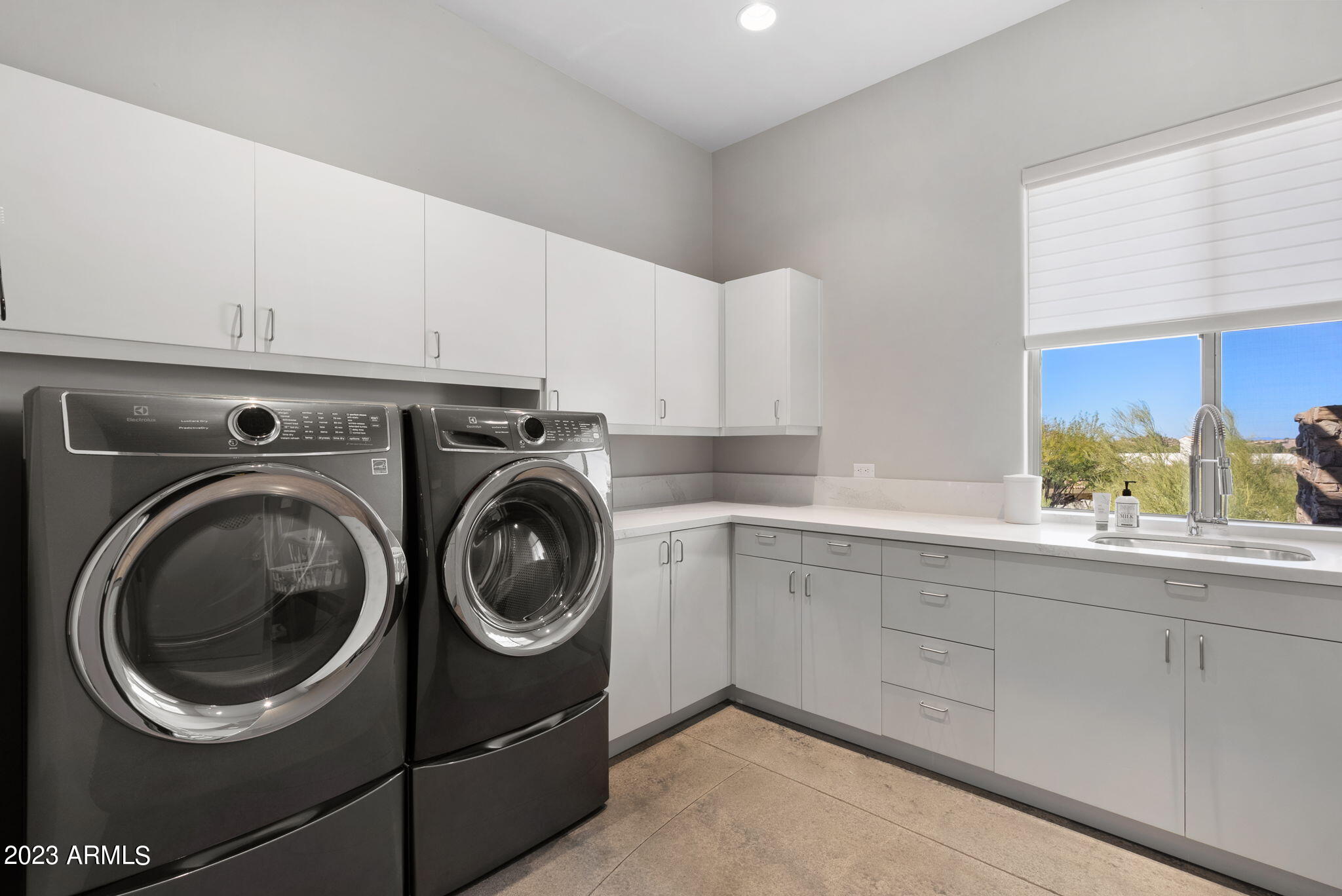 WINDY WALK ESTATES UNIT 2 LOT 155-208 TR A - Residential
