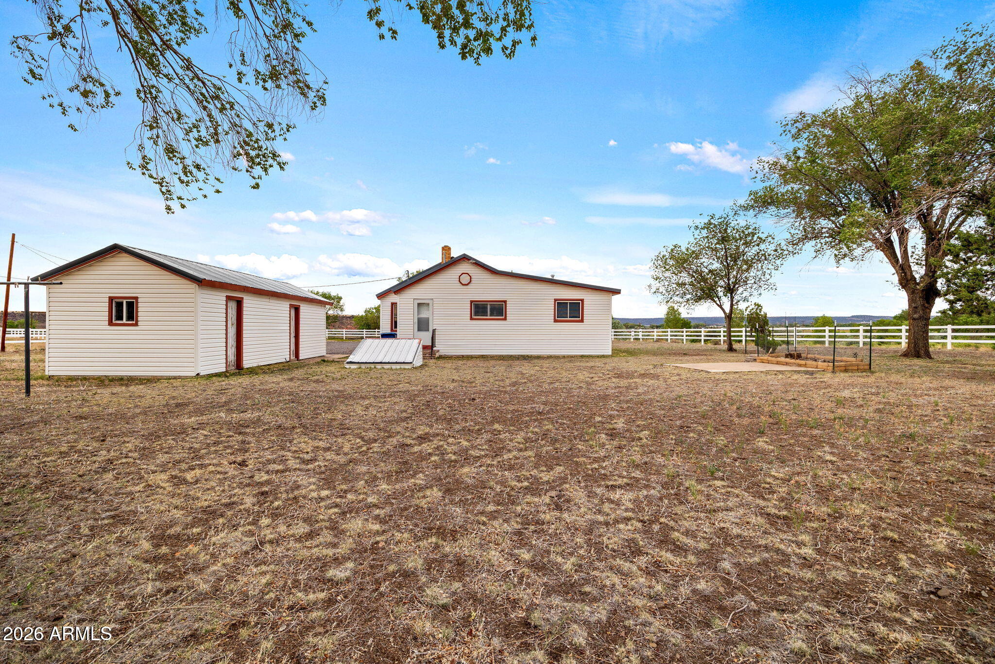 SPRINGERVILLE UNSUBDIVIDED - Residential
