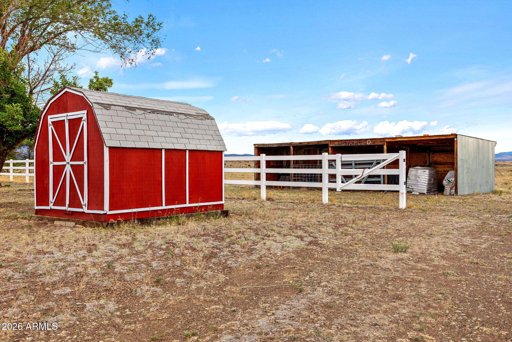 SPRINGERVILLE UNSUBDIVIDED - Residential