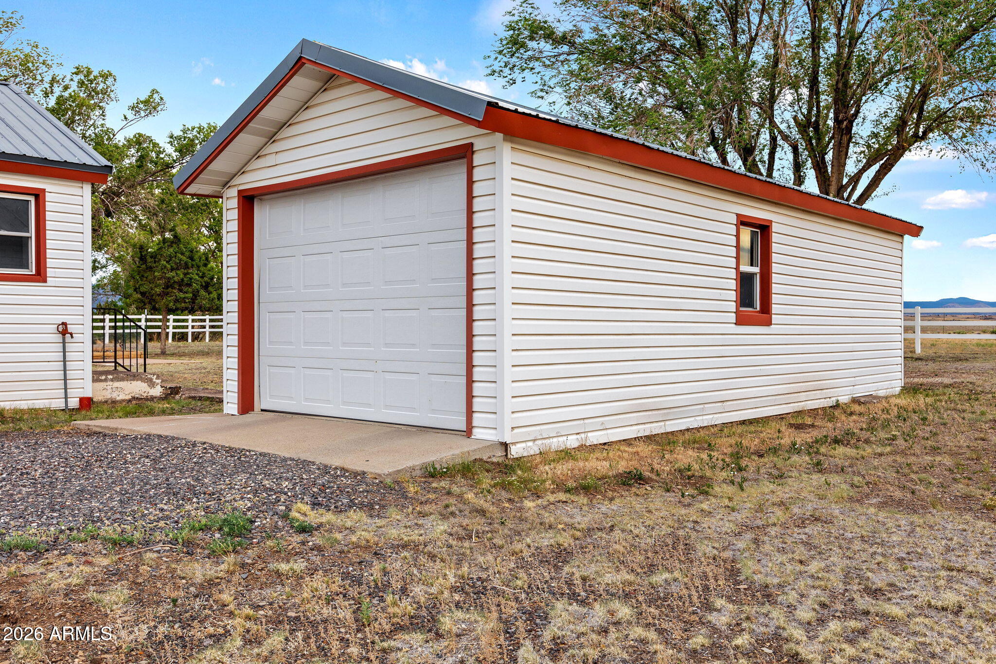 SPRINGERVILLE UNSUBDIVIDED - Residential