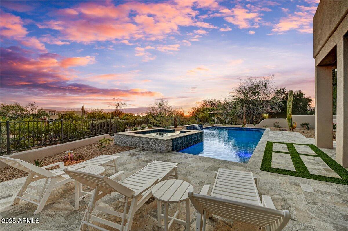 PINNACLE PEAK VISTAS - Residential