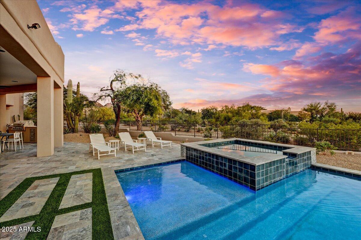 PINNACLE PEAK VISTAS - Residential