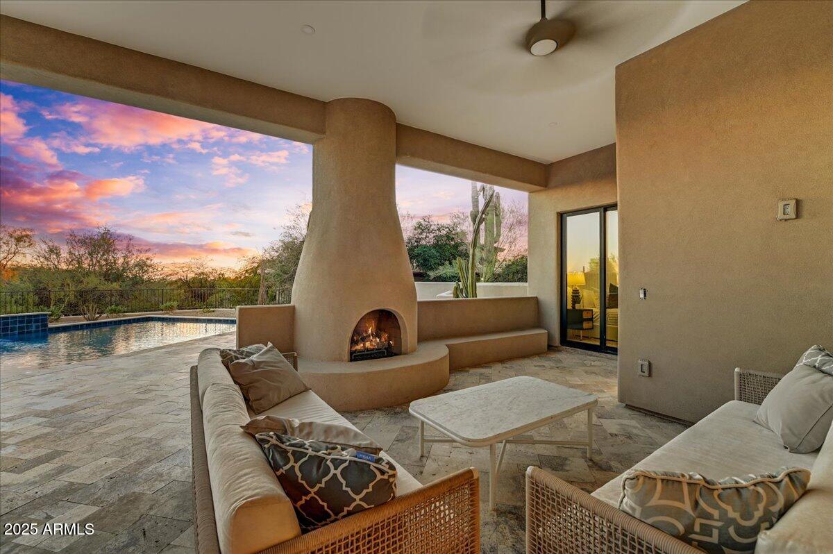PINNACLE PEAK VISTAS - Residential