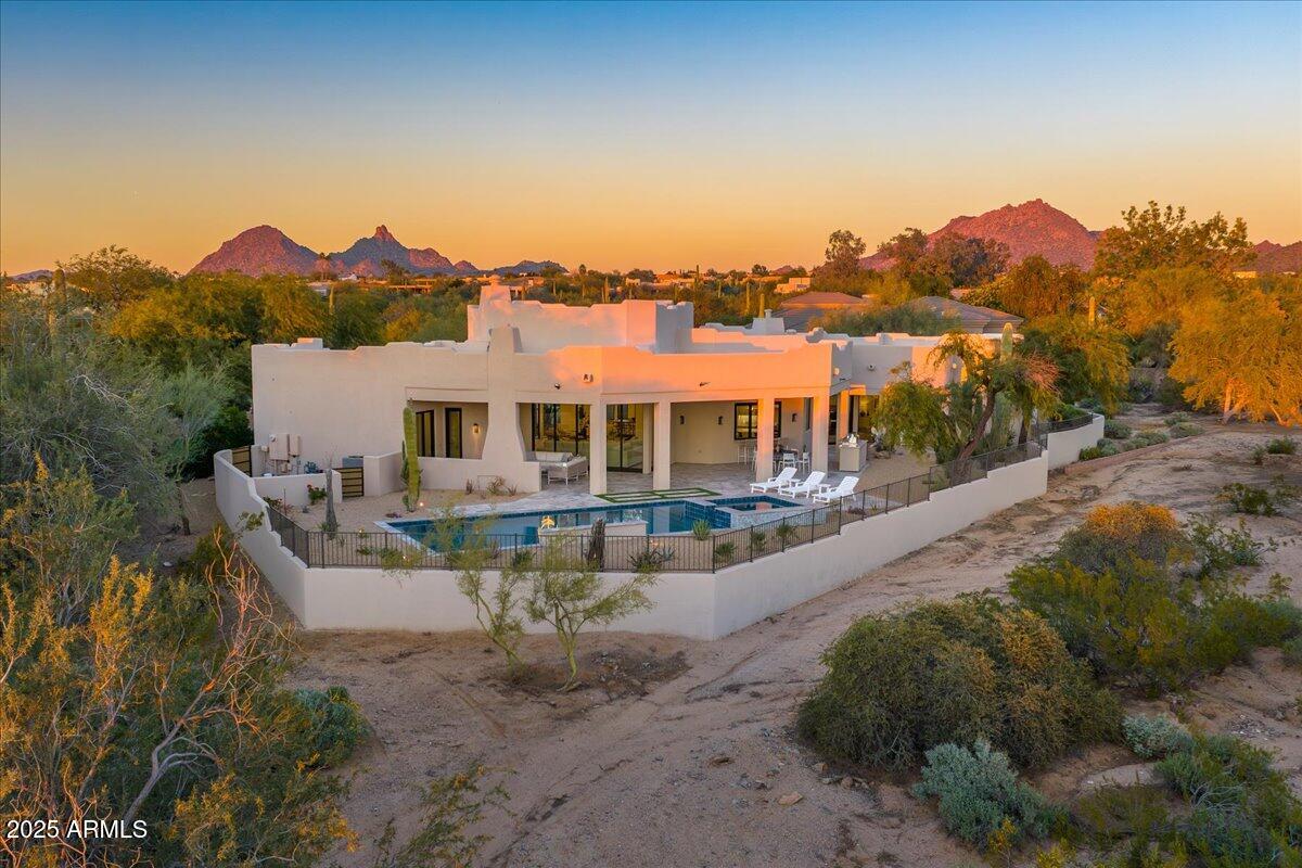 PINNACLE PEAK VISTAS - Residential