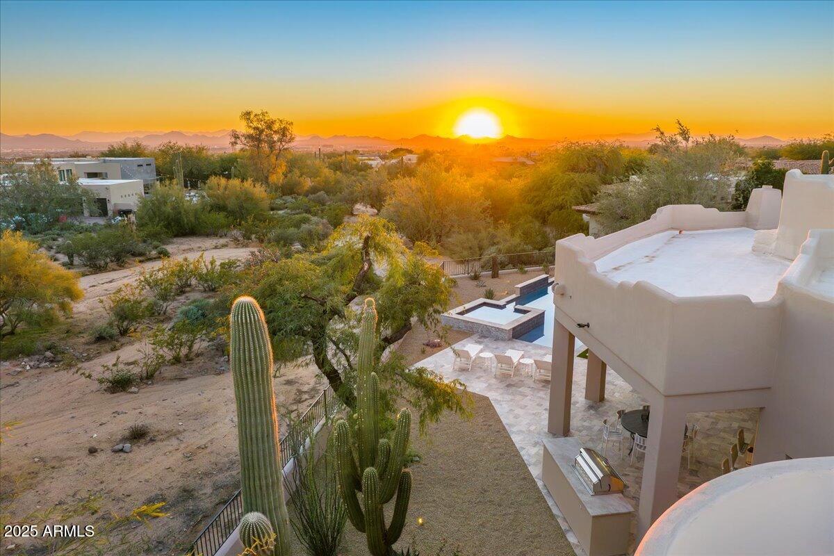 PINNACLE PEAK VISTAS - Residential