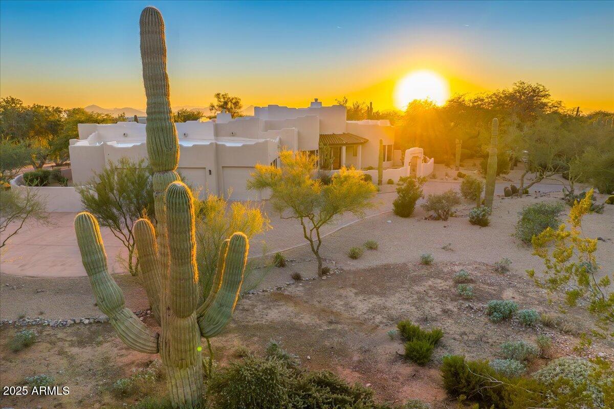 PINNACLE PEAK VISTAS - Residential