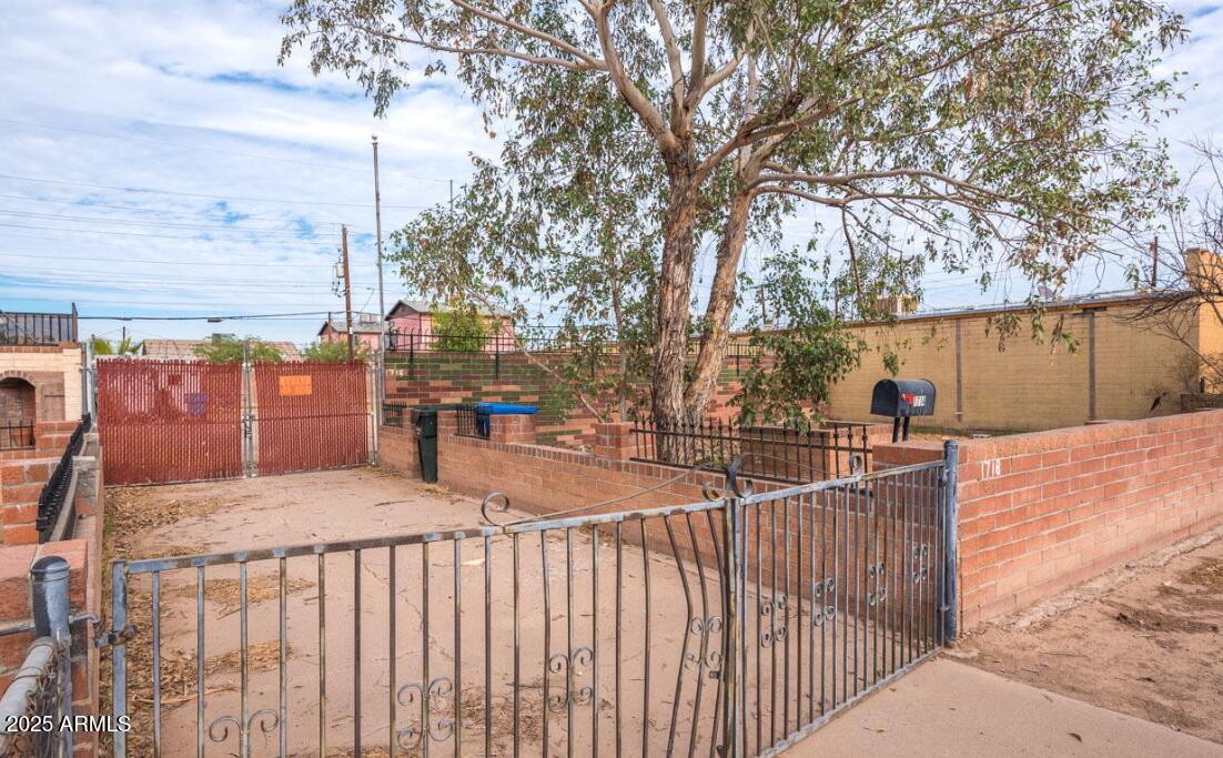 NORTH GRIER PLACE - Land