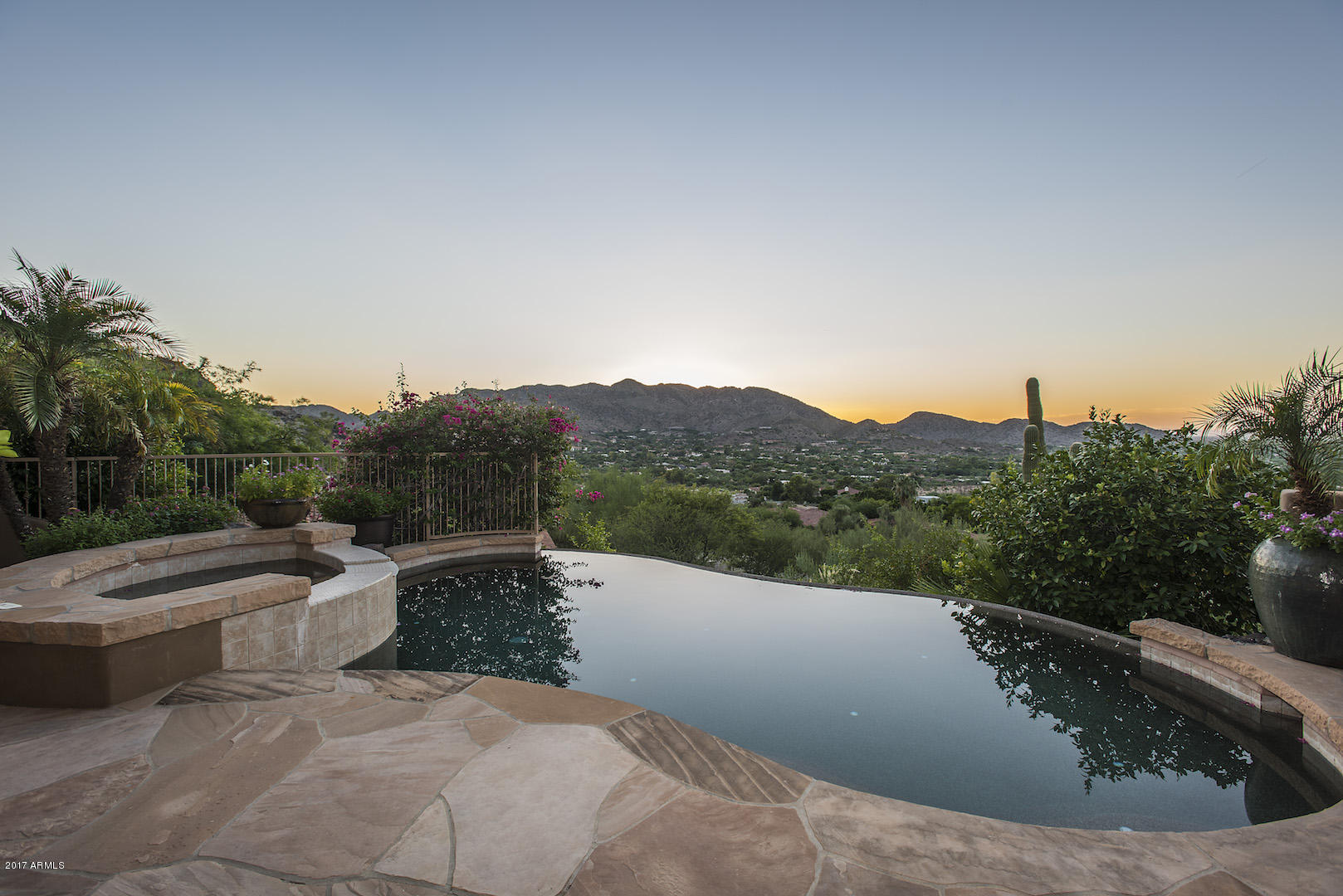 LAS BRISAS - Residential