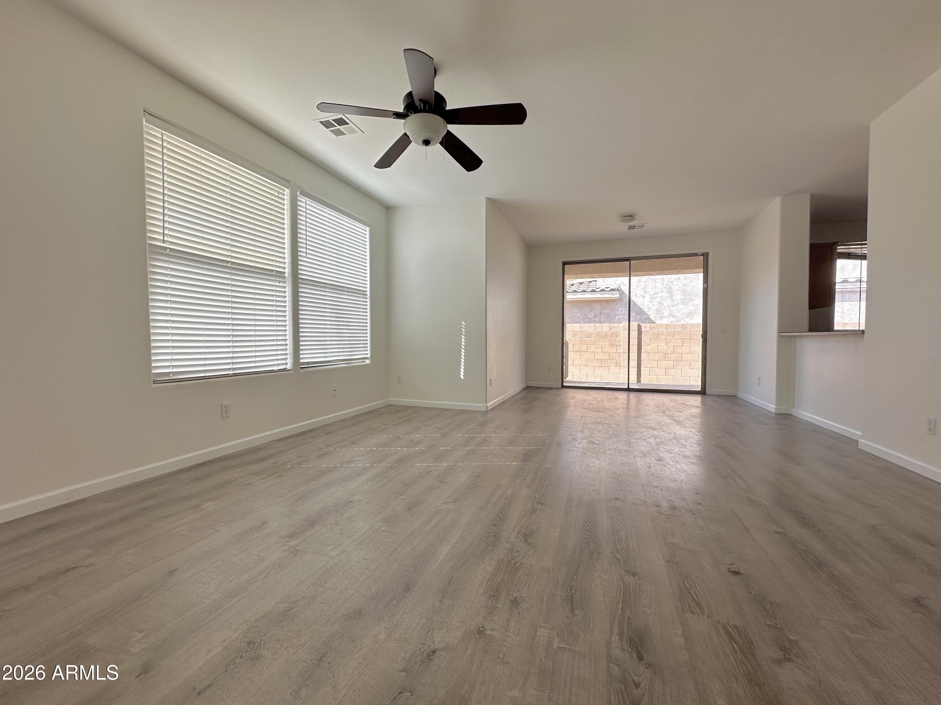 PALM VALLEY PHASE 1 - Residential Lease