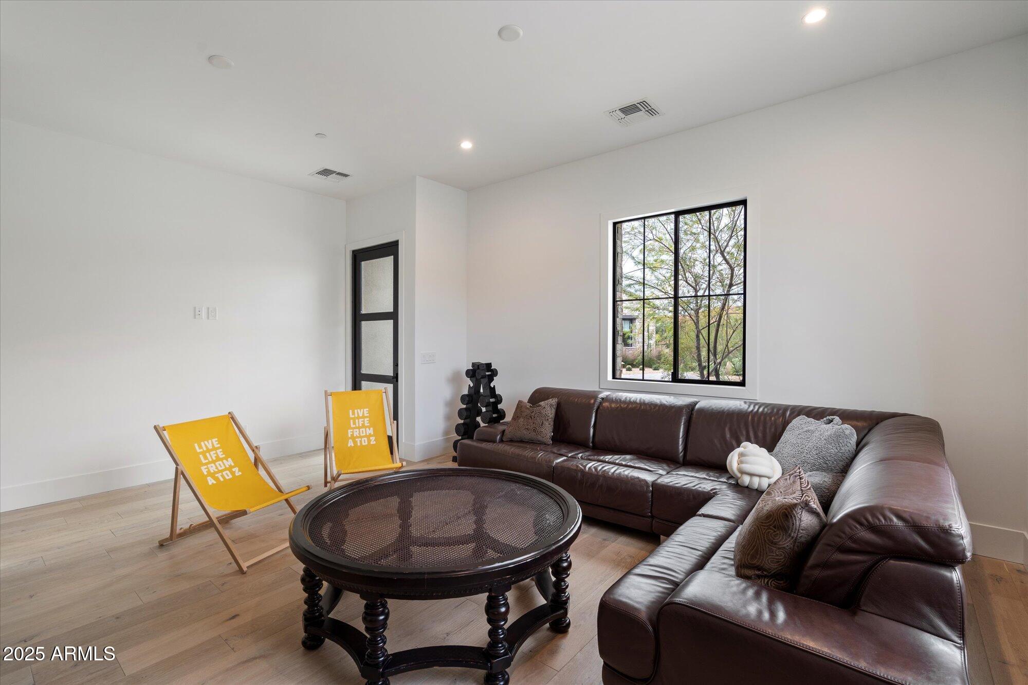 MIRABEL VILLAGE 16 - Residential