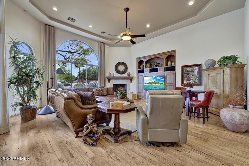 GROSSE POINTE HIGHLANDS - Residential